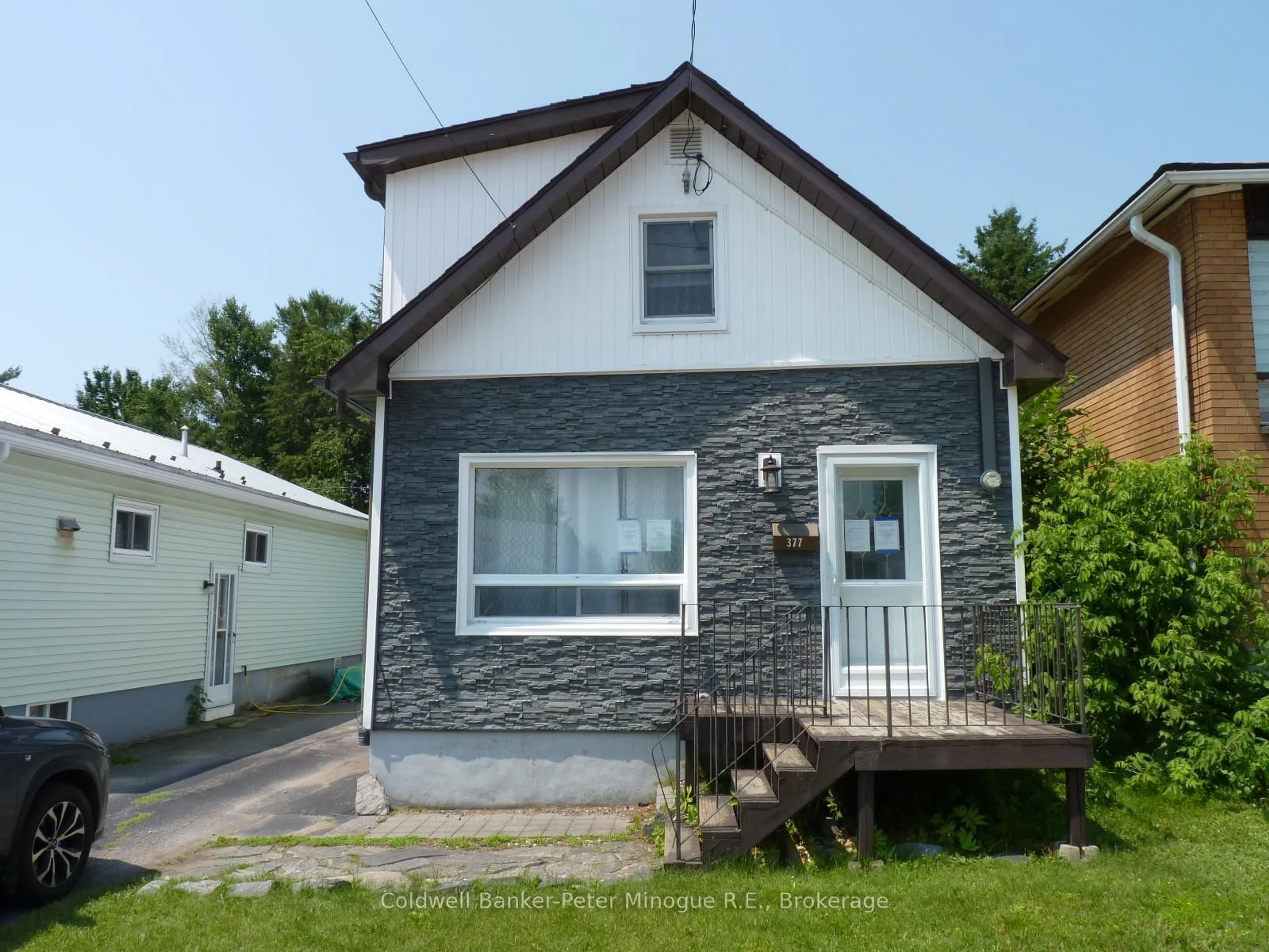 Home with vinyl exterior material, street for 377 Duke St, North Bay Ontario P1B 6E9