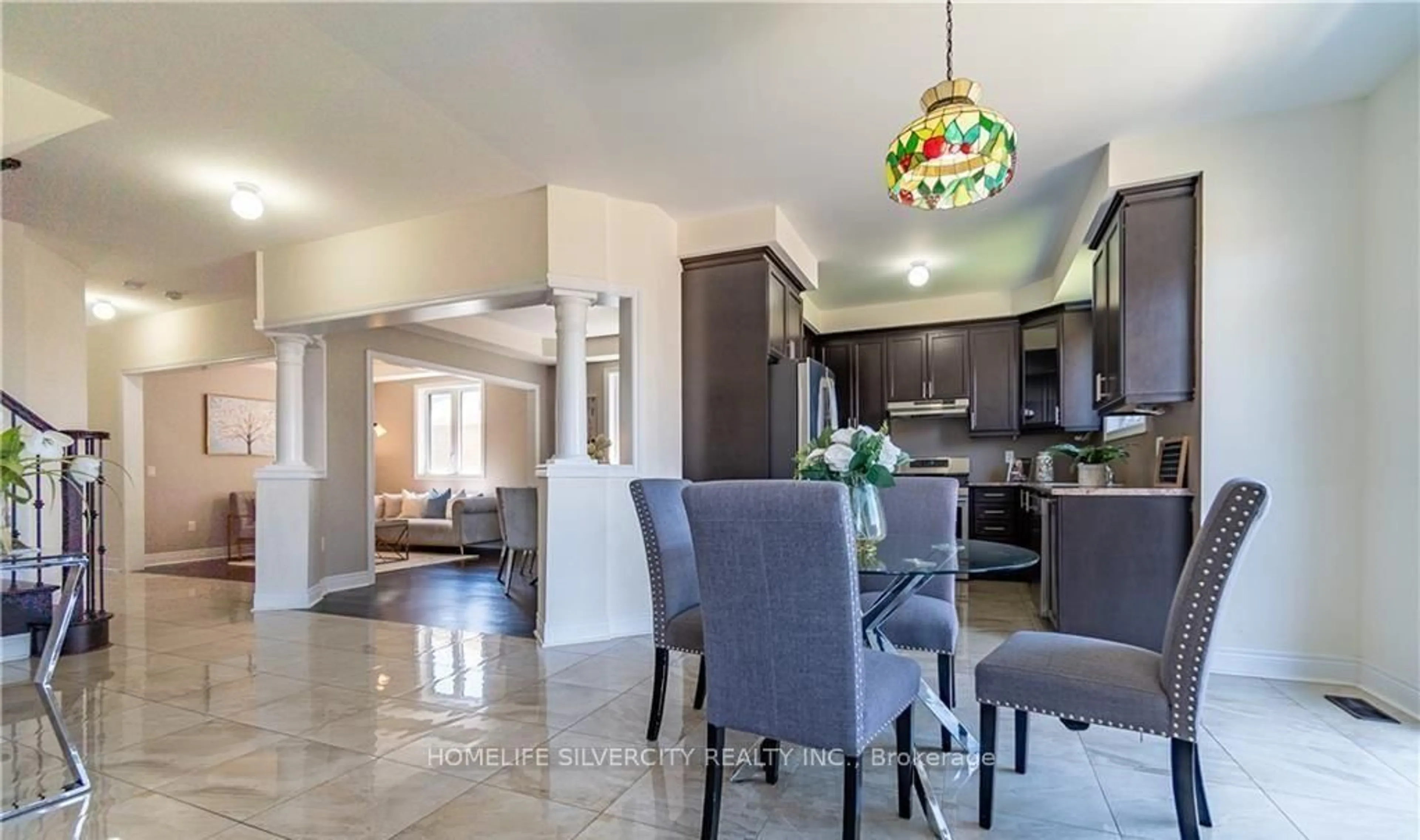 Open concept kitchen, ceramic/tile floor for 1029 Upper Thames Dr, Woodstock Ontario N4S 7W2