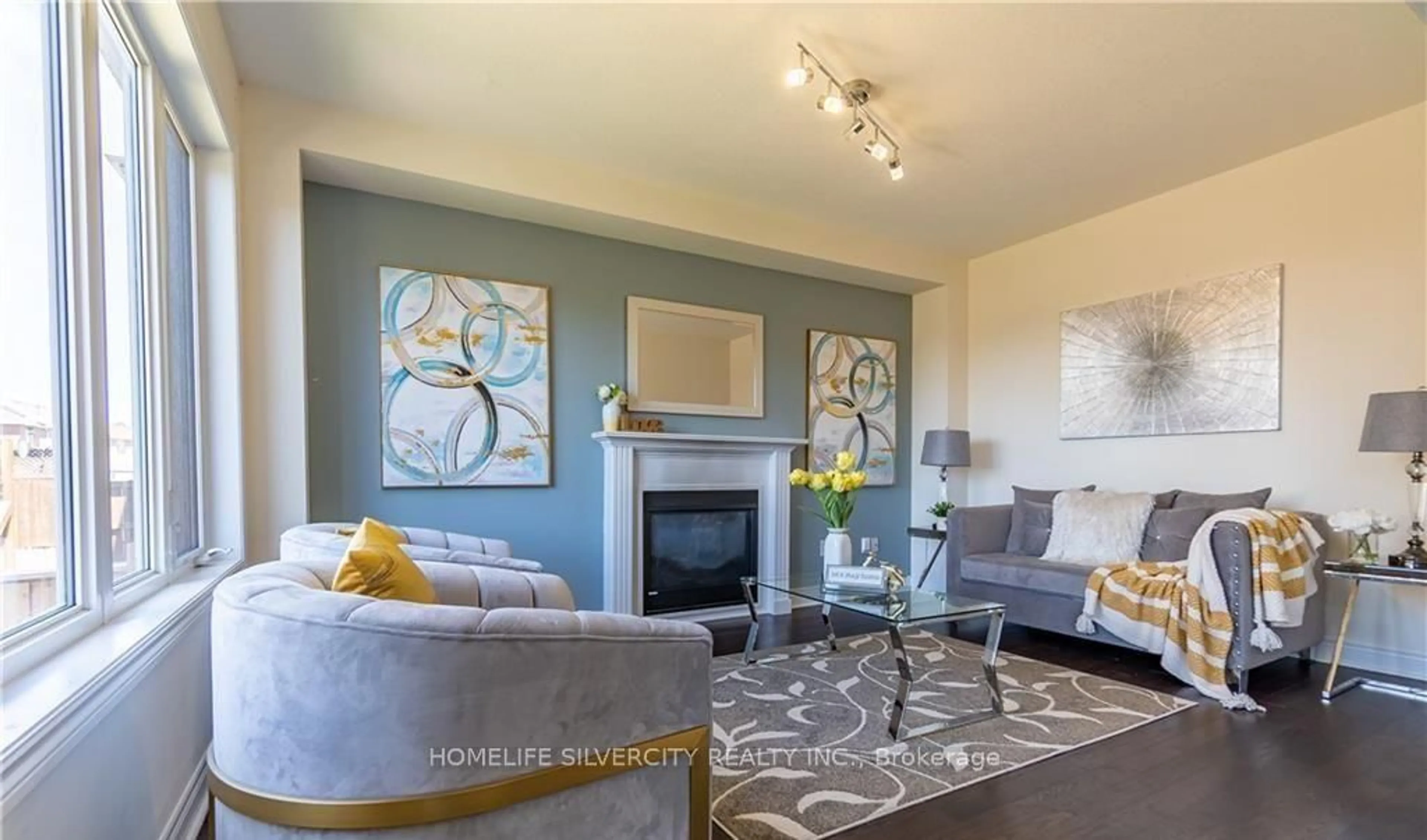 Living room with furniture, unknown for 1029 Upper Thames Dr, Woodstock Ontario N4S 7W2