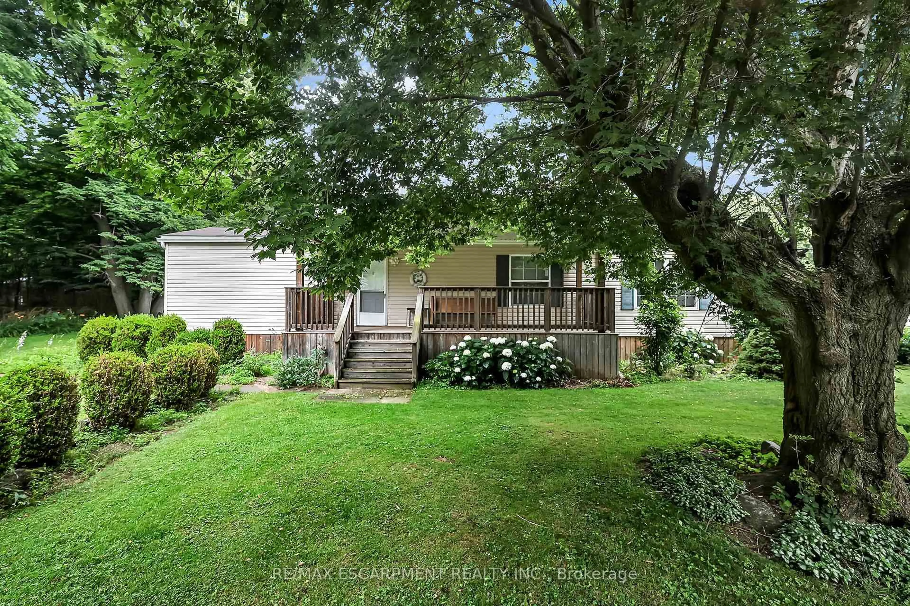 A pic from outside/outdoor area/front of a property/back of a property/a pic from drone, unknown for 29 COURISH Lane, Haldimand Ontario N0A 1E0