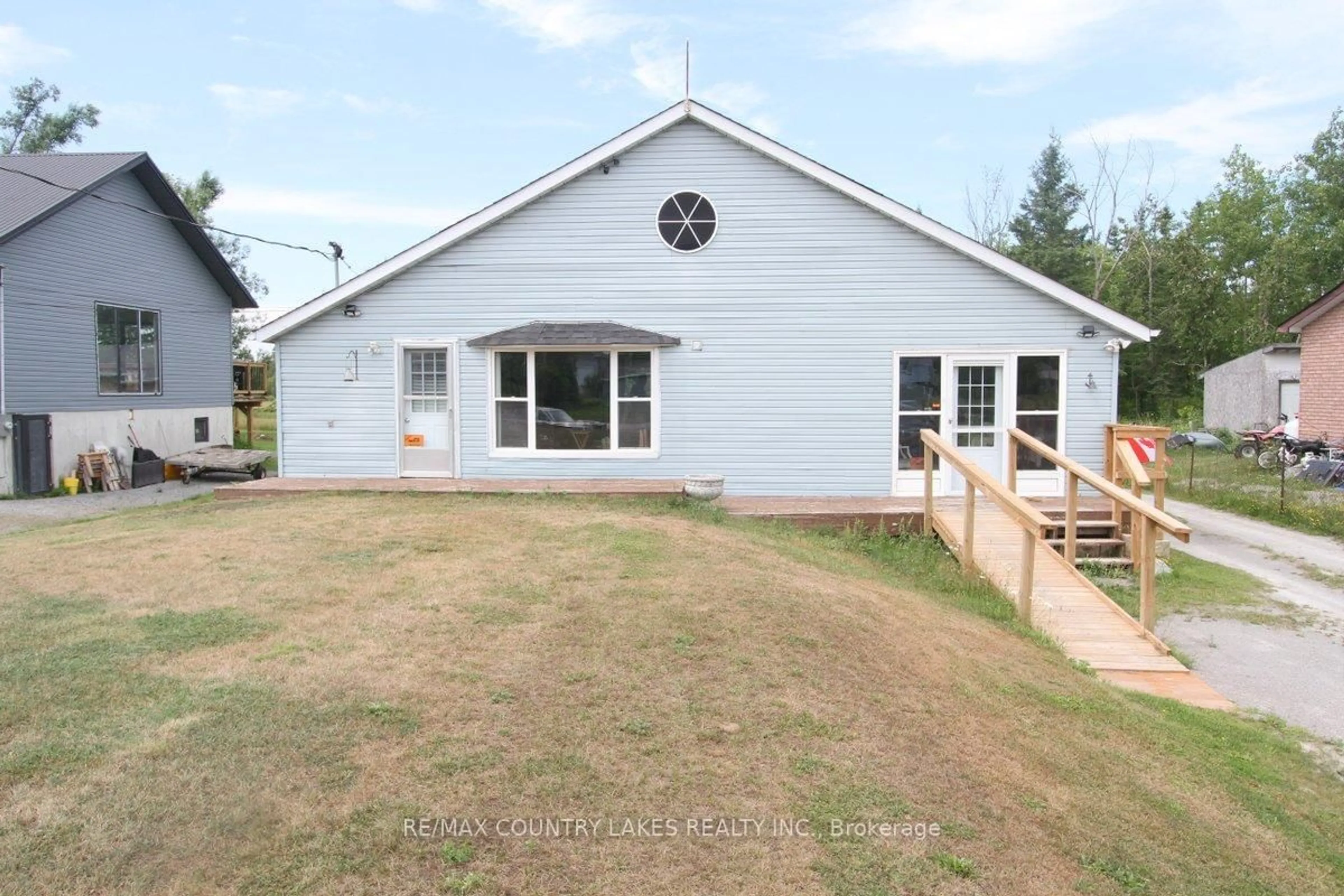 A pic from outside/outdoor area/front of a property/back of a property/a pic from drone, building for 262 Mcguire Beach Rd, Kawartha Lakes Ontario K0M 2B0