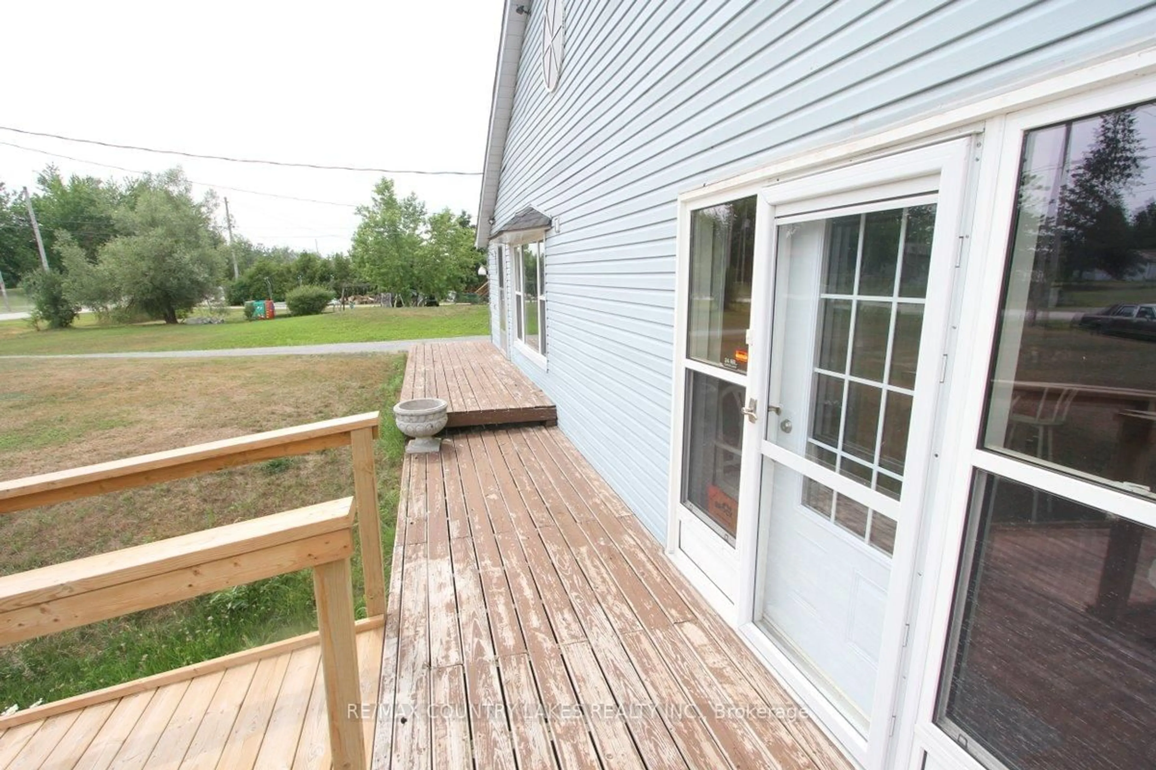 Patio, unknown for 262 Mcguire Beach Rd, Kawartha Lakes Ontario K0M 2B0