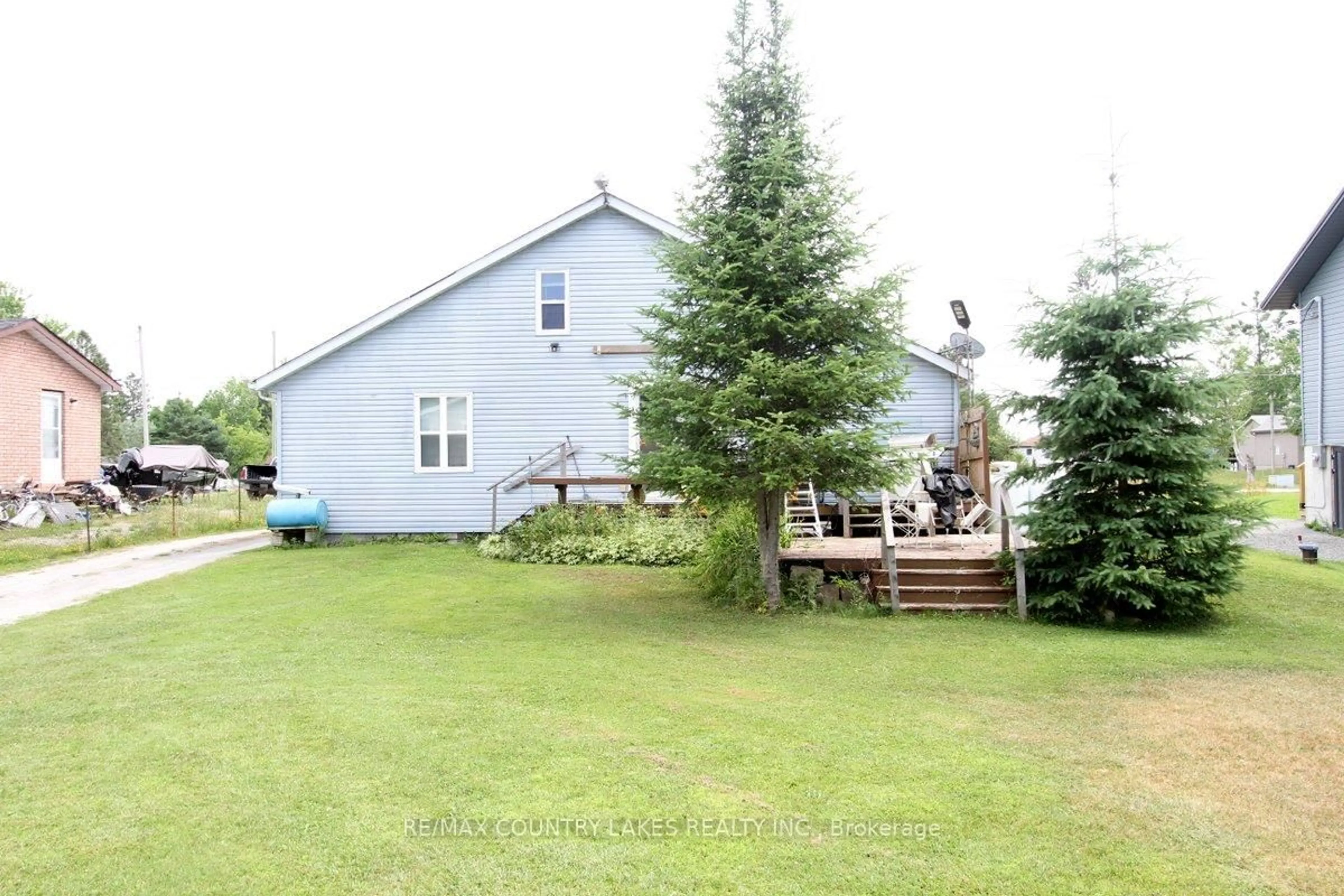 A pic from outside/outdoor area/front of a property/back of a property/a pic from drone, unknown for 262 Mcguire Beach Rd, Kawartha Lakes Ontario K0M 2B0