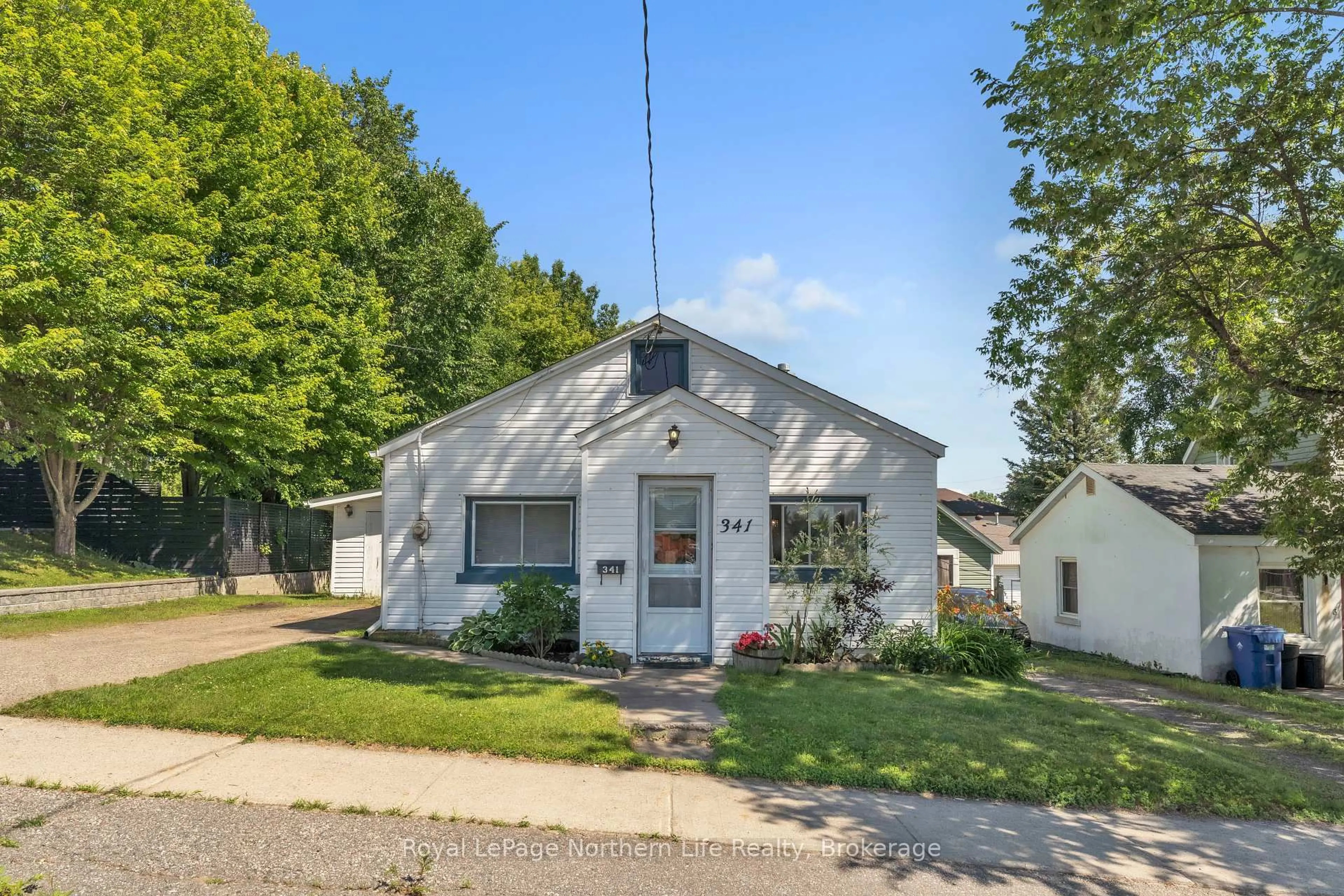 Unknown for 341 Timmins St, North Bay Ontario P1B 4K6
