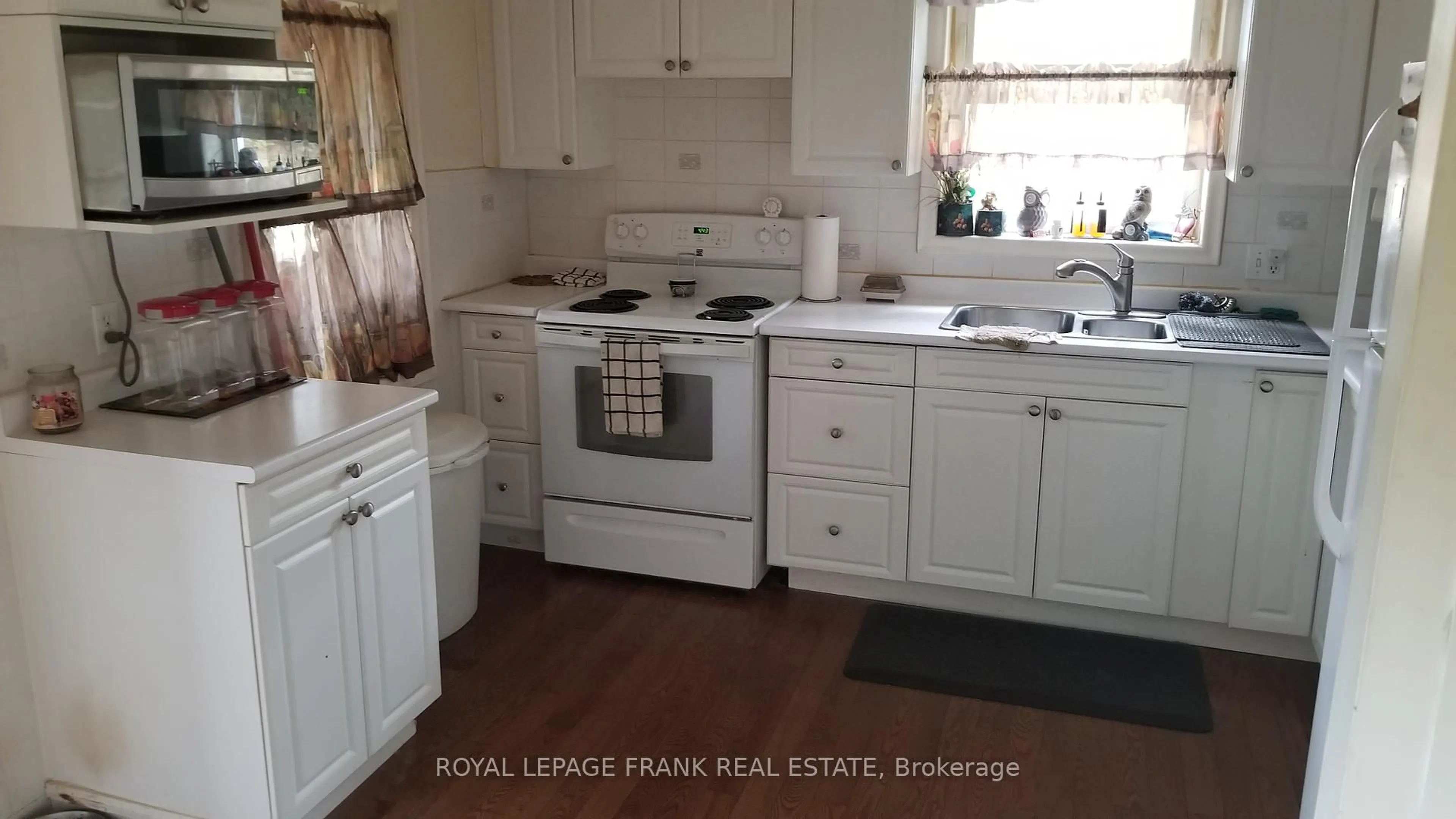 Standard kitchen, wood/laminate floor for 31 Boulter Lake Rd, Maynooth Ontario K0L 2K0