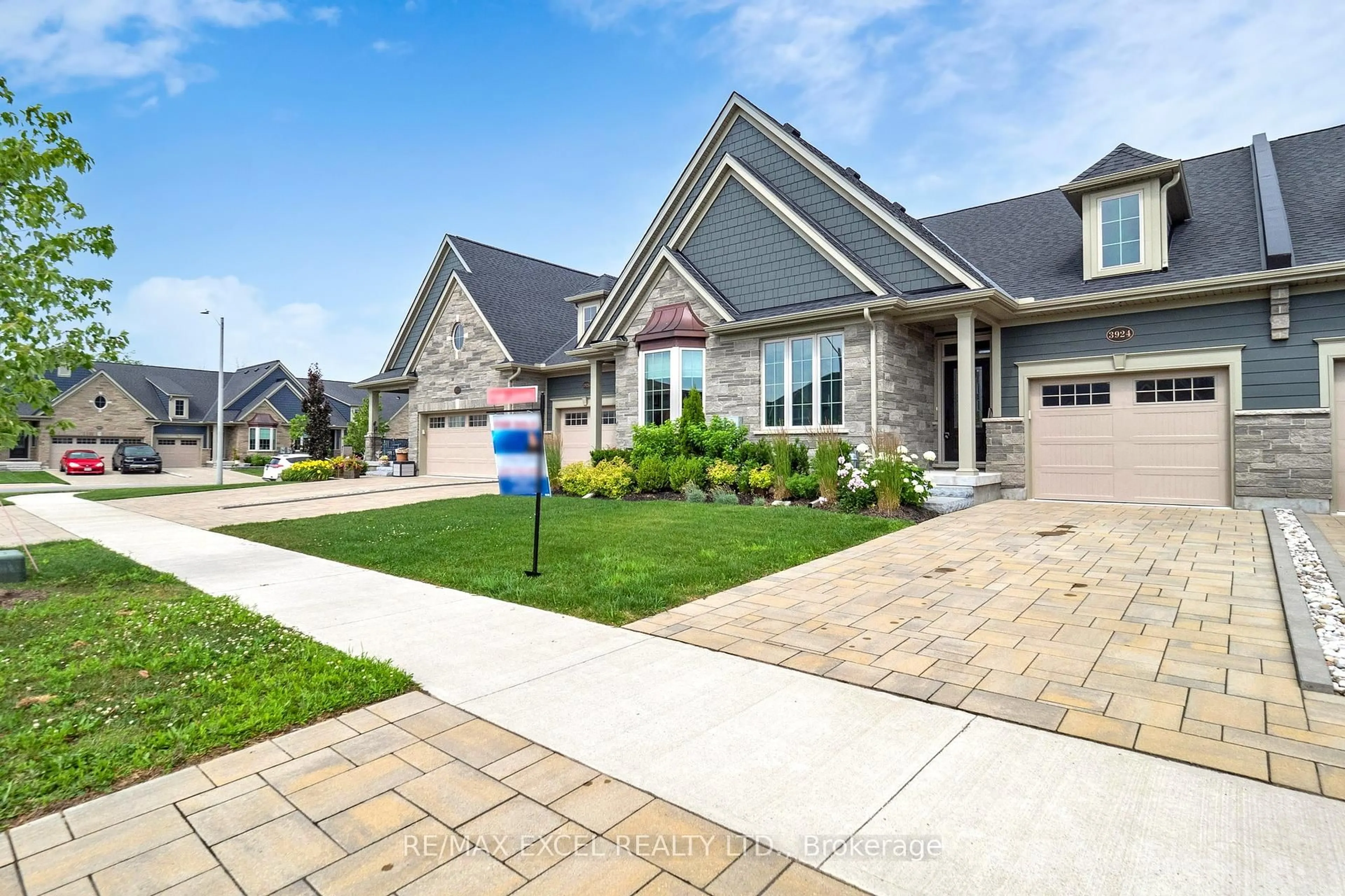 Home with brick exterior material, street for 3924 Mitchell Cres, Fort Erie Ontario L0S 1S0