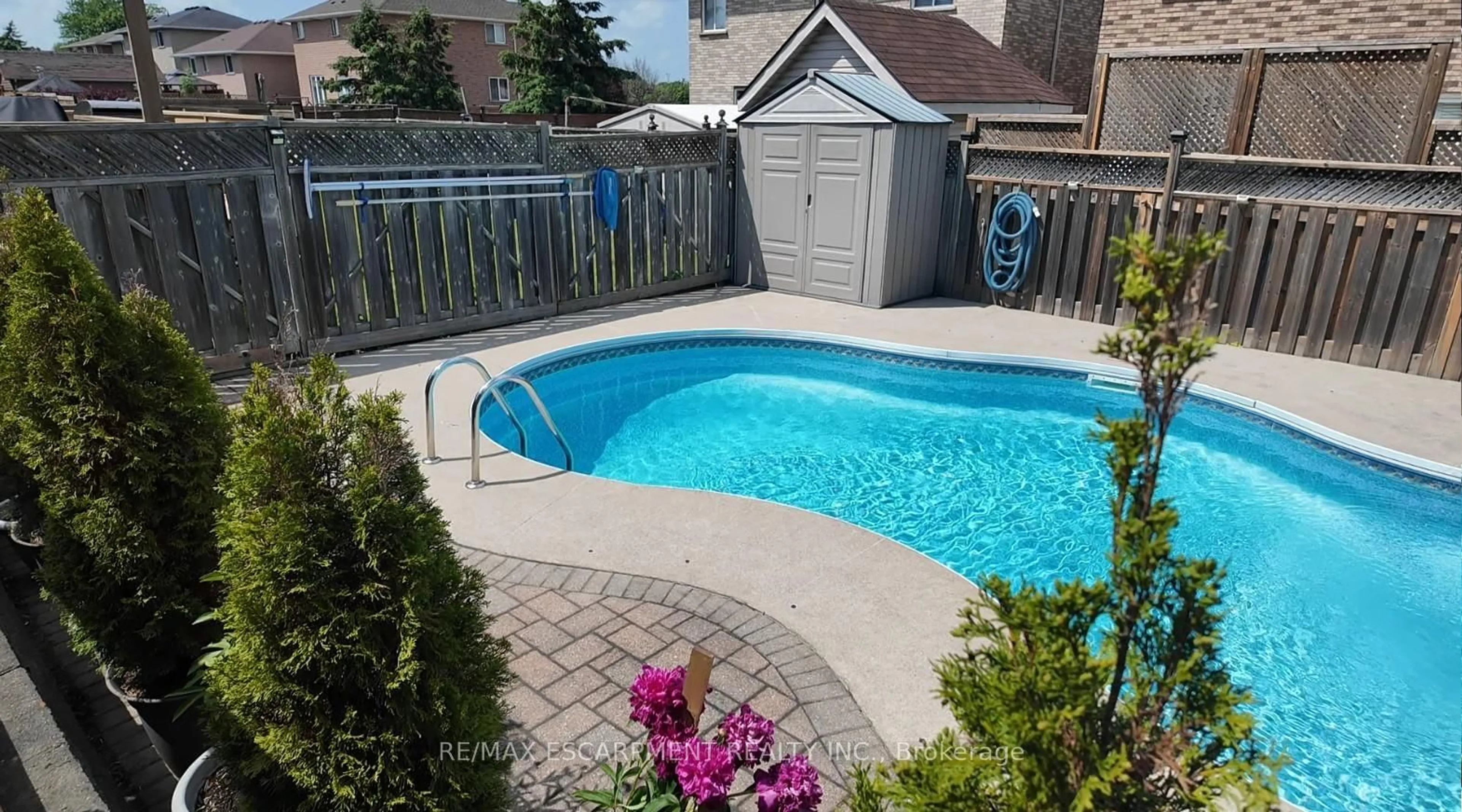 Pool for 6 Embassy Dr, Hamilton Ontario L8T 4Z8