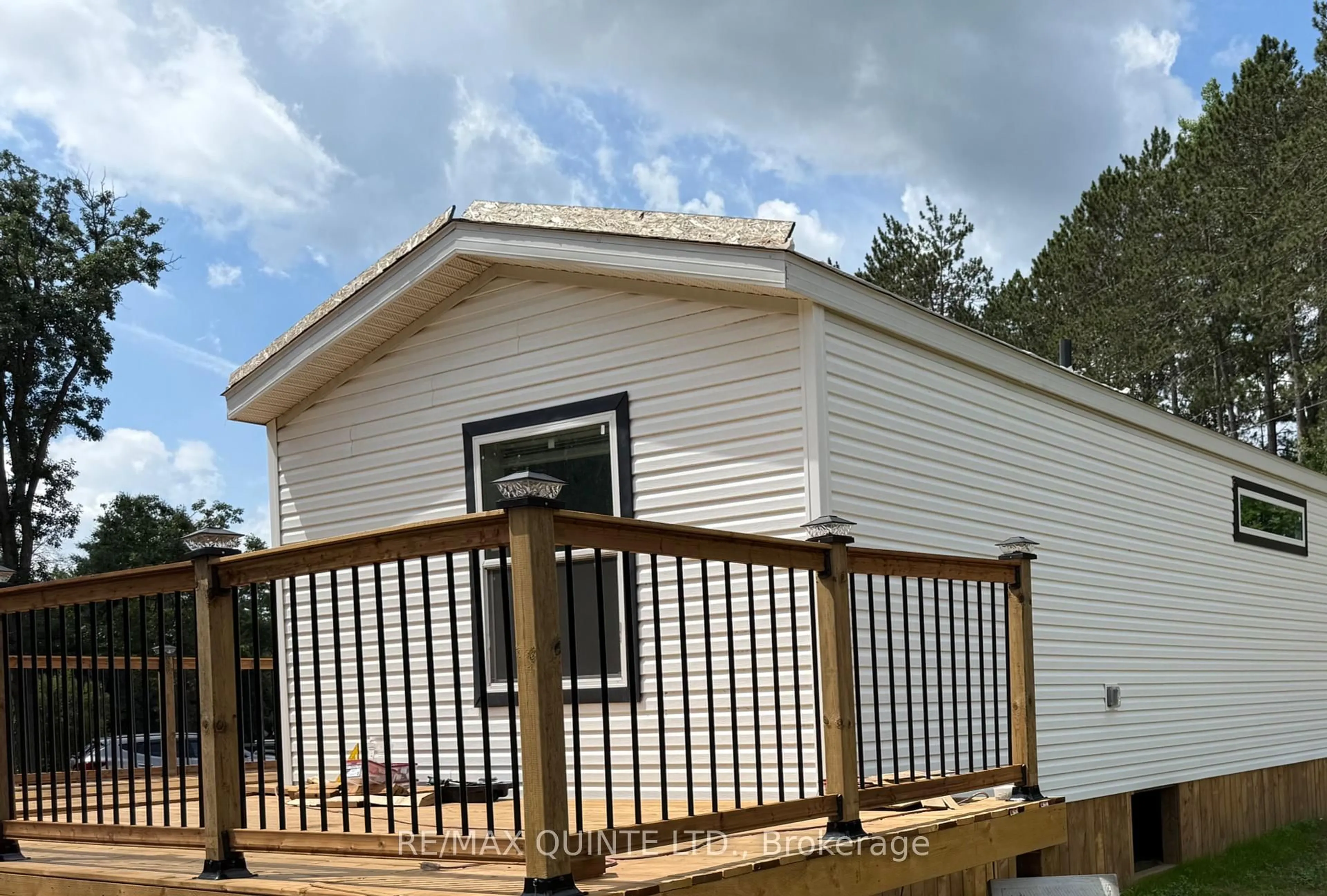 Home with vinyl exterior material, building for 32 Byers Lane, Tweed Ontario K0K 3J0