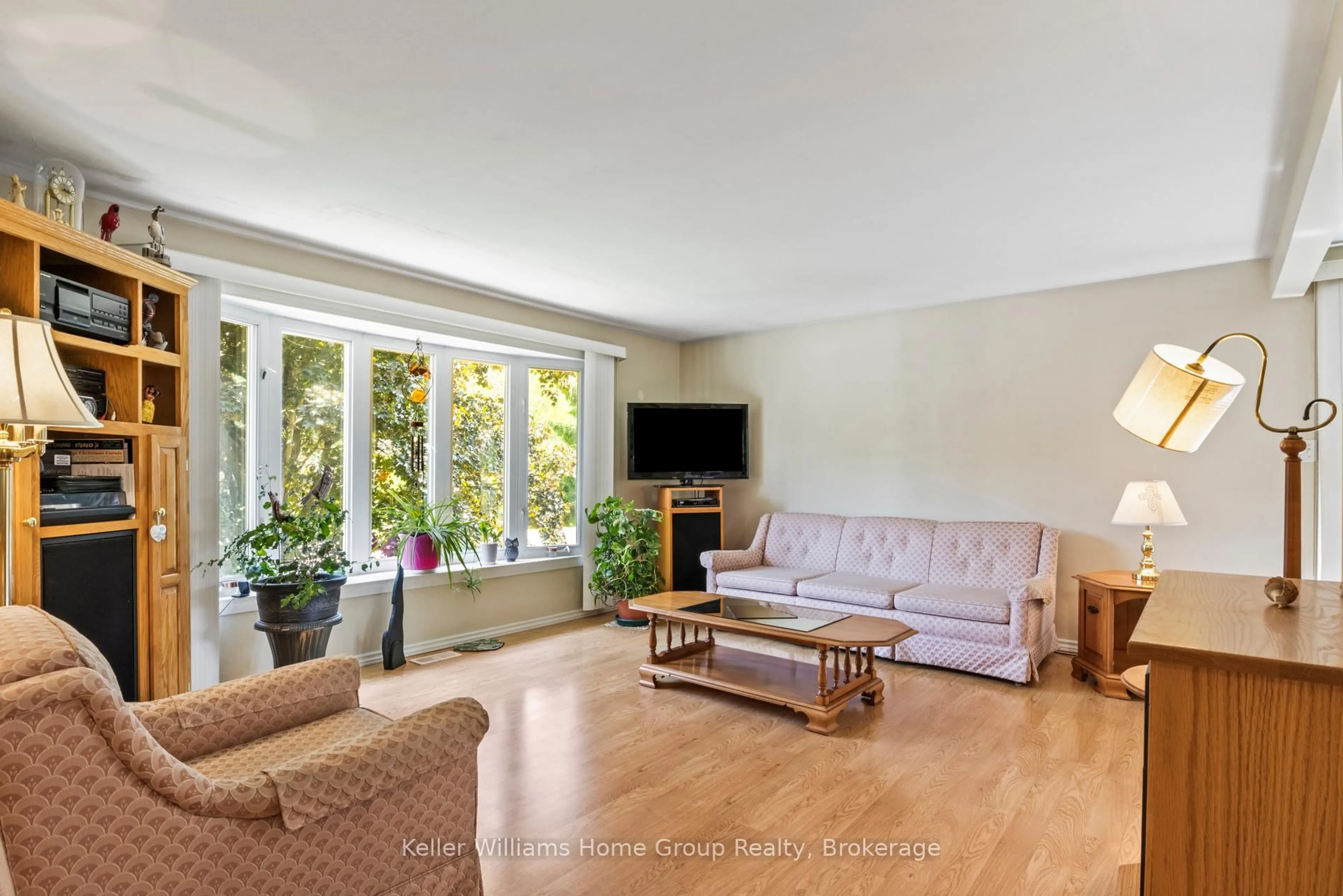 Living room with furniture, unknown for 7392 Wellington Rd 51 Rd, Guelph/Eramosa Ontario N0B 1B0