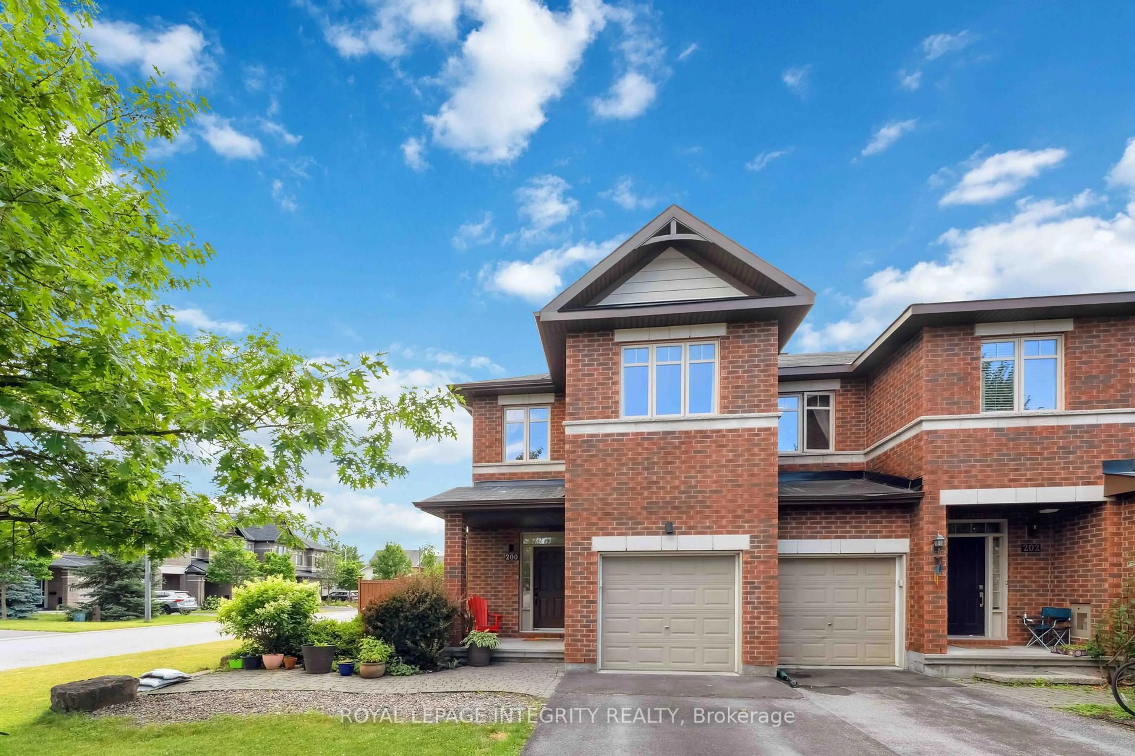 Home with brick exterior material, street for 200 Badgeley Ave, Ottawa Ontario K2T 0A4
