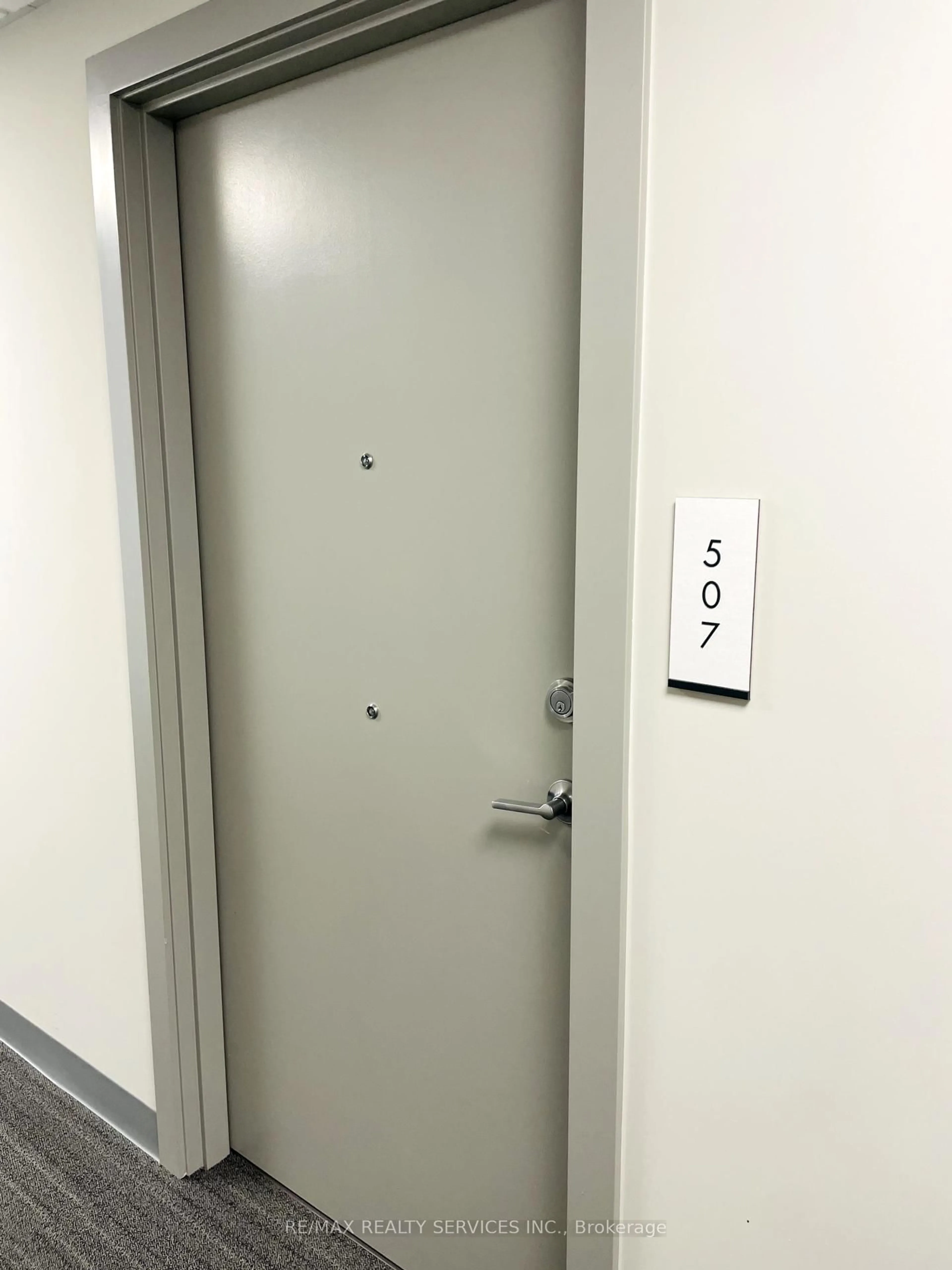 A pic of a room for 107 Roger St #507, Waterloo Ontario N2J 0G3