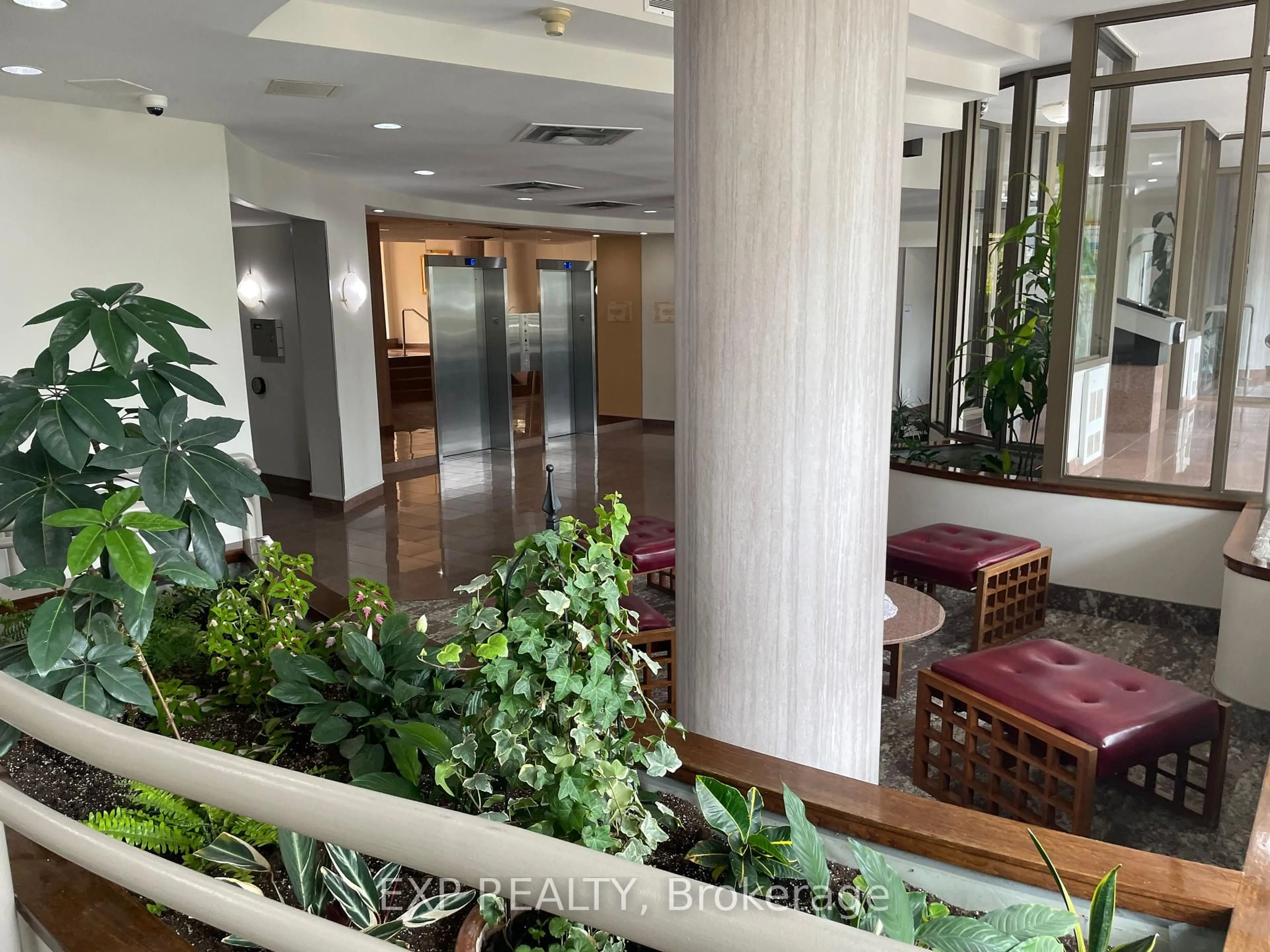 Lobby for 215 Parkdale Ave #1510, Ottawa Ontario K1Y 4T8