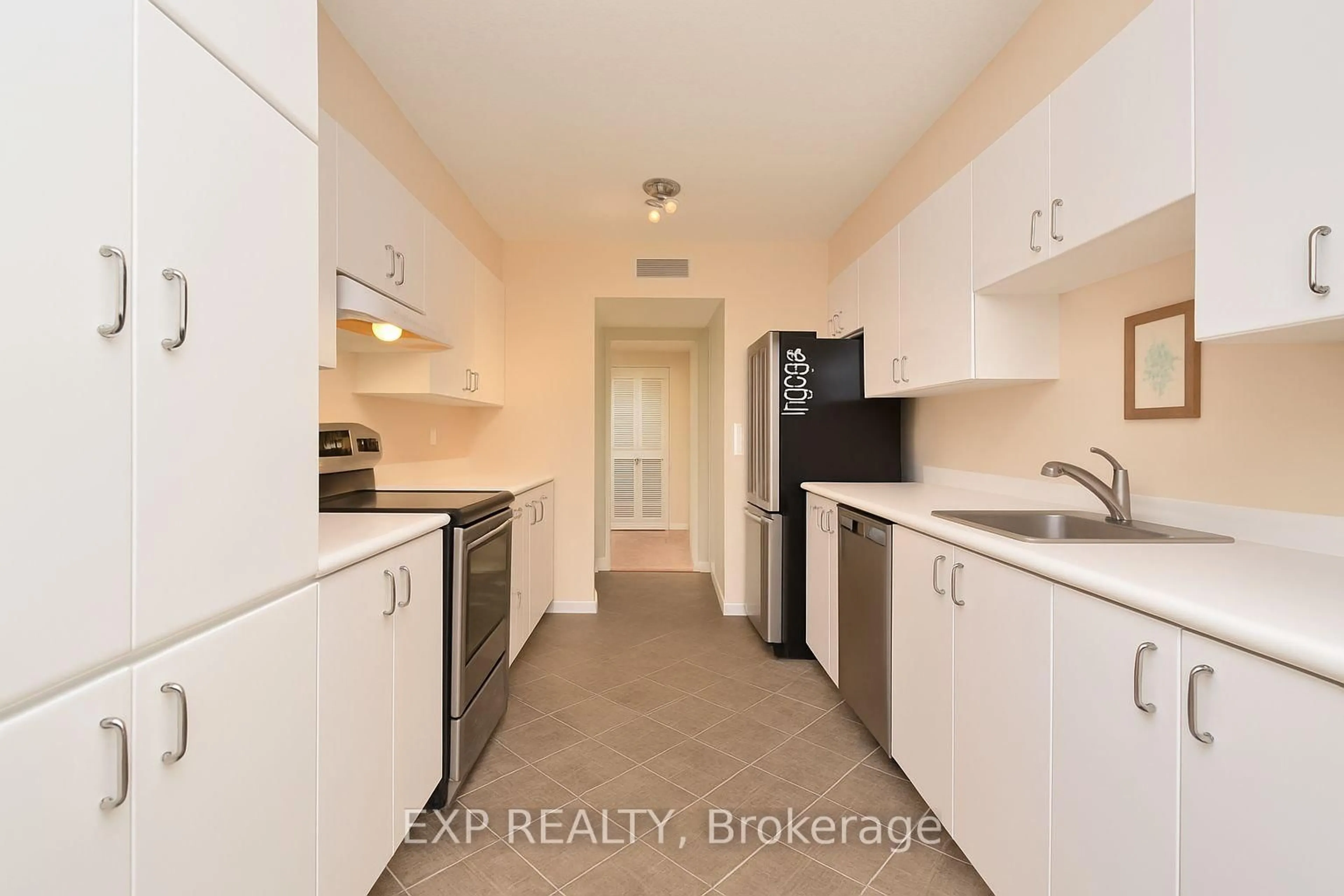 Standard kitchen, unknown for 215 Parkdale Ave #1510, Ottawa Ontario K1Y 4T8