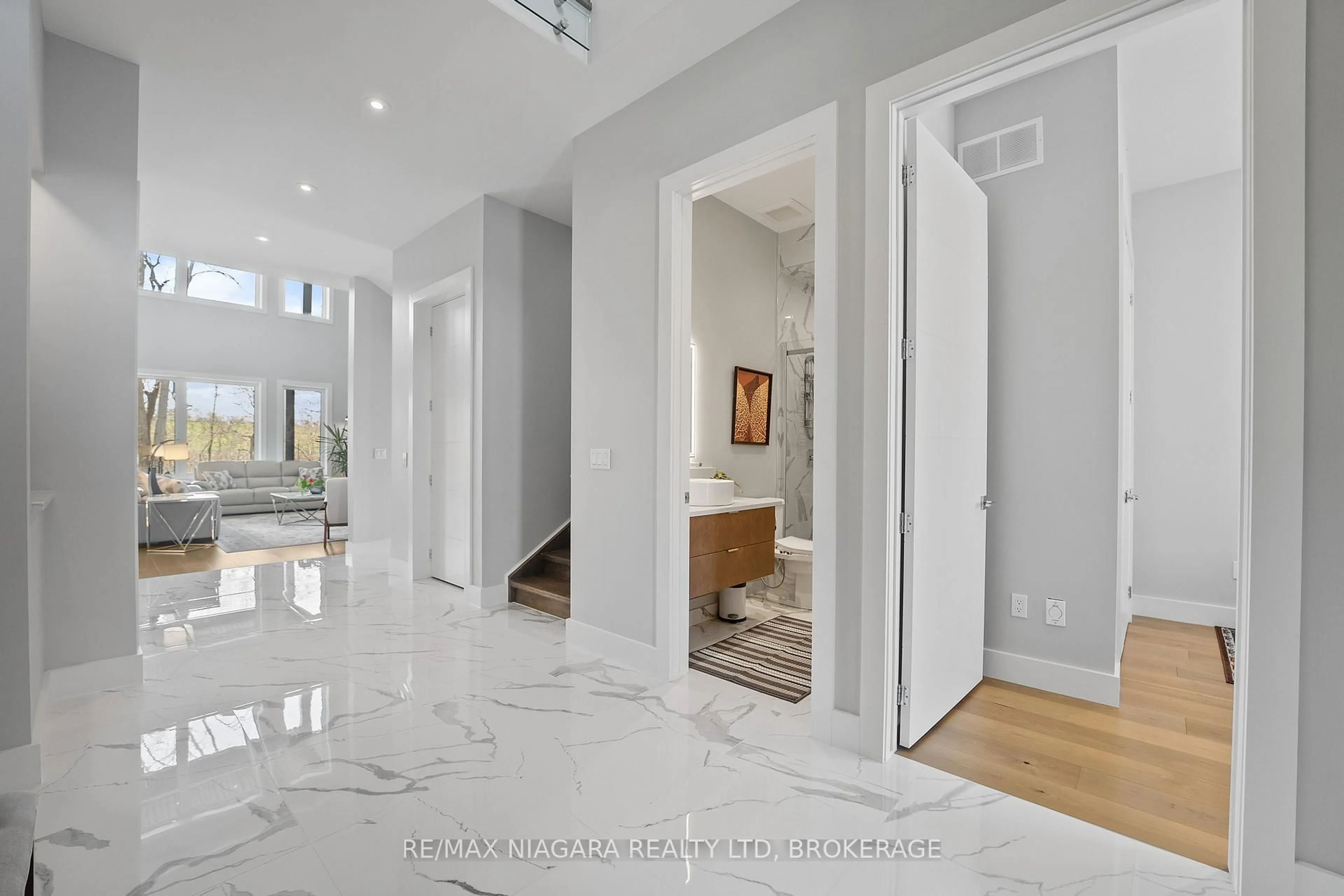 Unknown for 90 Millpond Rd, Niagara-on-the-Lake Ontario L0S 1J1