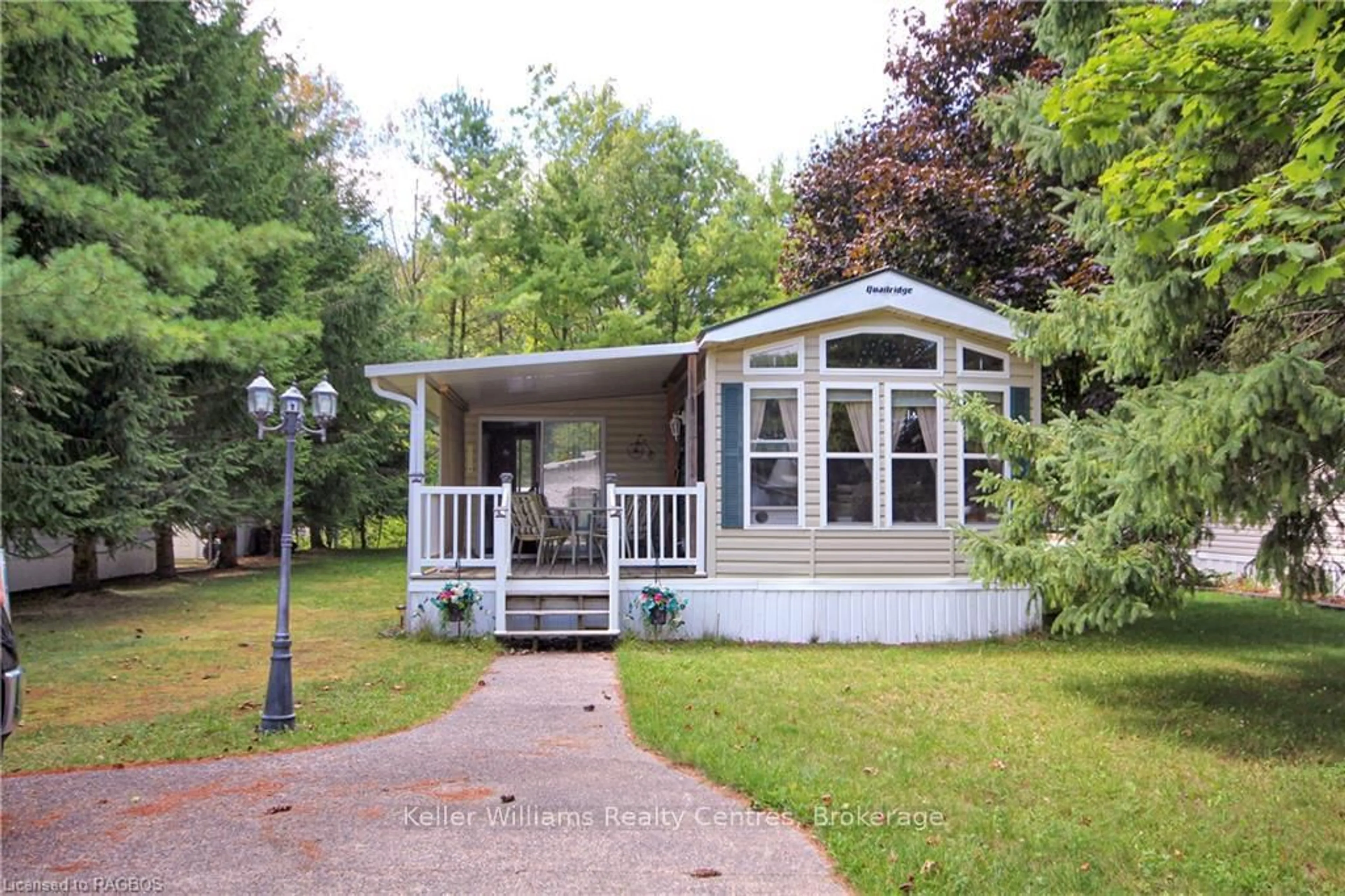 Home with vinyl exterior material, street for 13 SOUTHLINE Ave #M44, Huron-Kinloss Ontario N0G 2B0