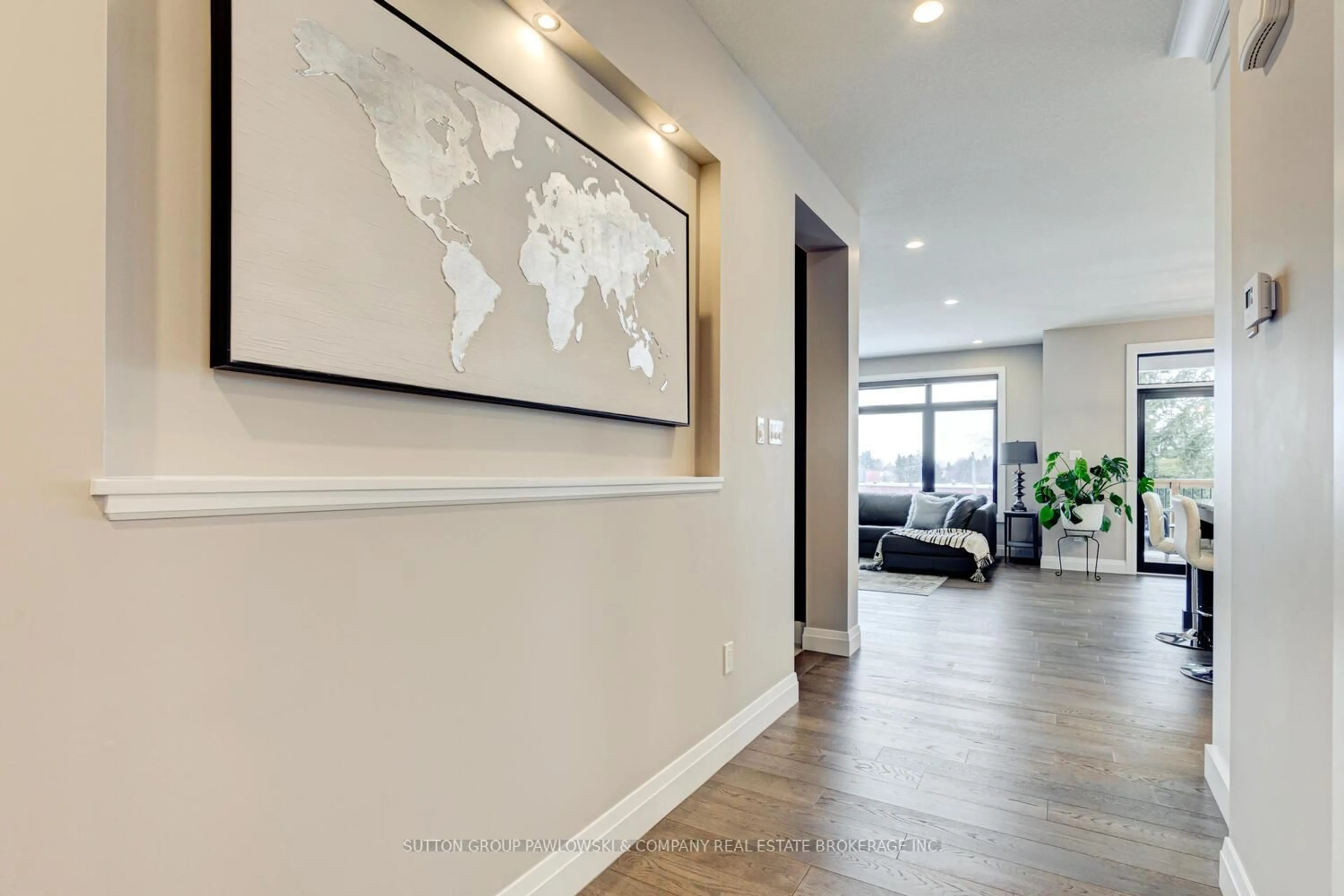 Indoor entryway for 5 TIMBERWALK Clse #LOT #24, Middlesex Centre Ontario N0M 2A0