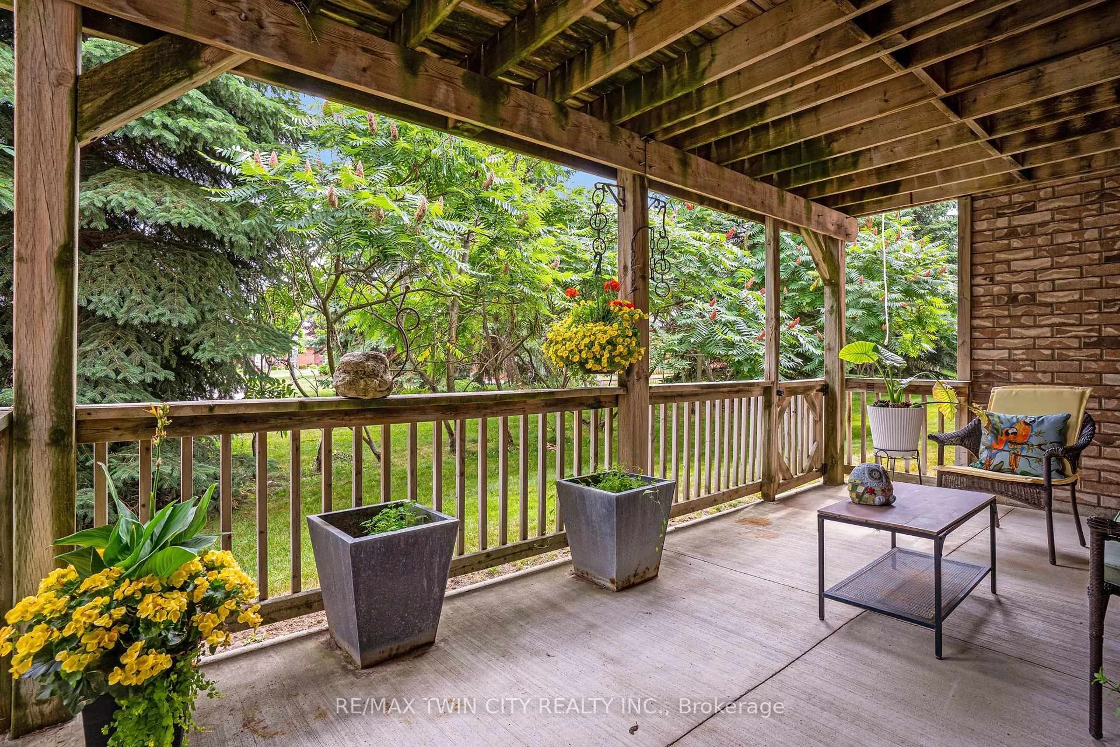 Patio, unknown for 20 Isherwood Ave #46, Cambridge Ontario N1R 8P9