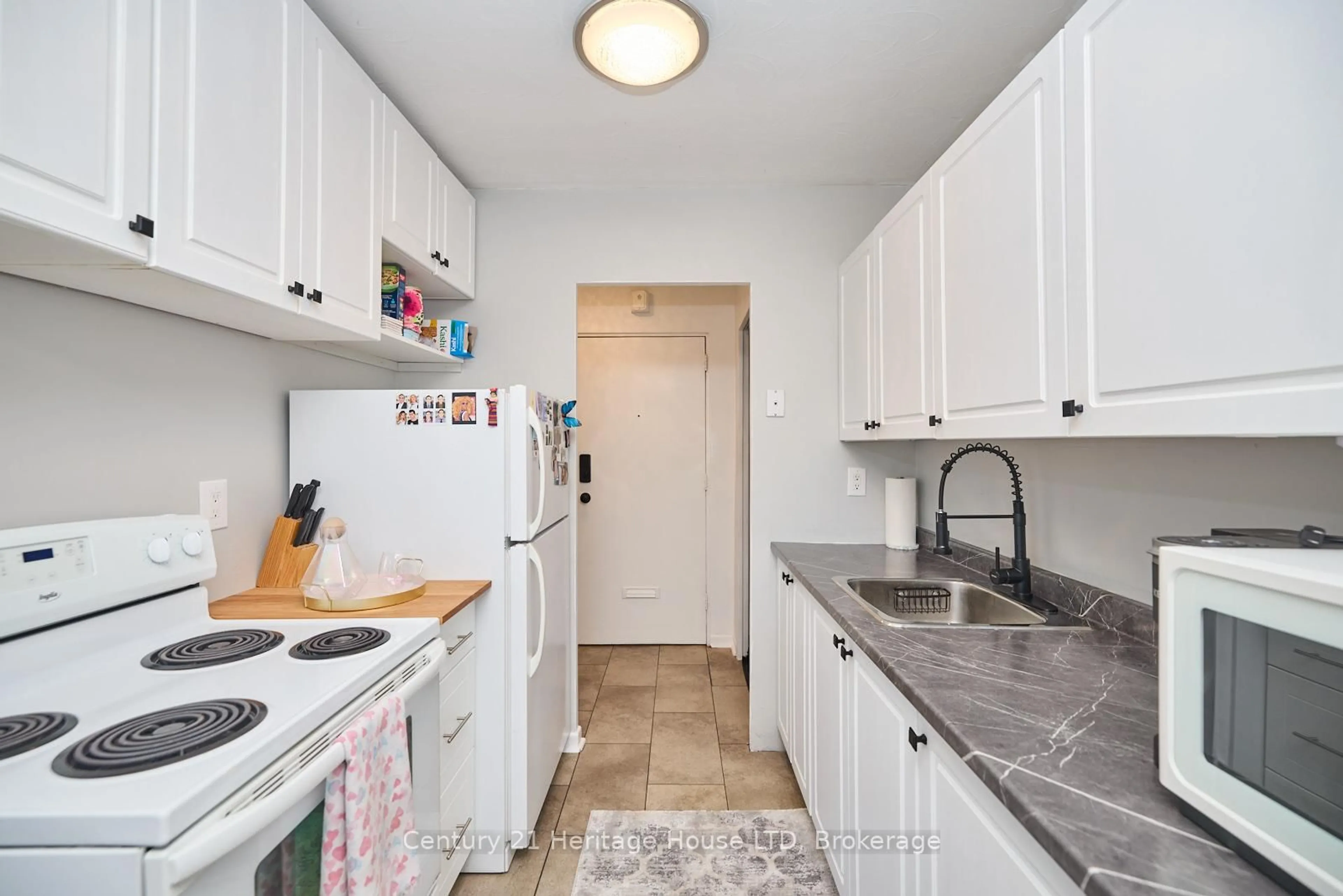 Standard kitchen, unknown for 485 Thorold Rd #205, Welland Ontario L3C 3X1