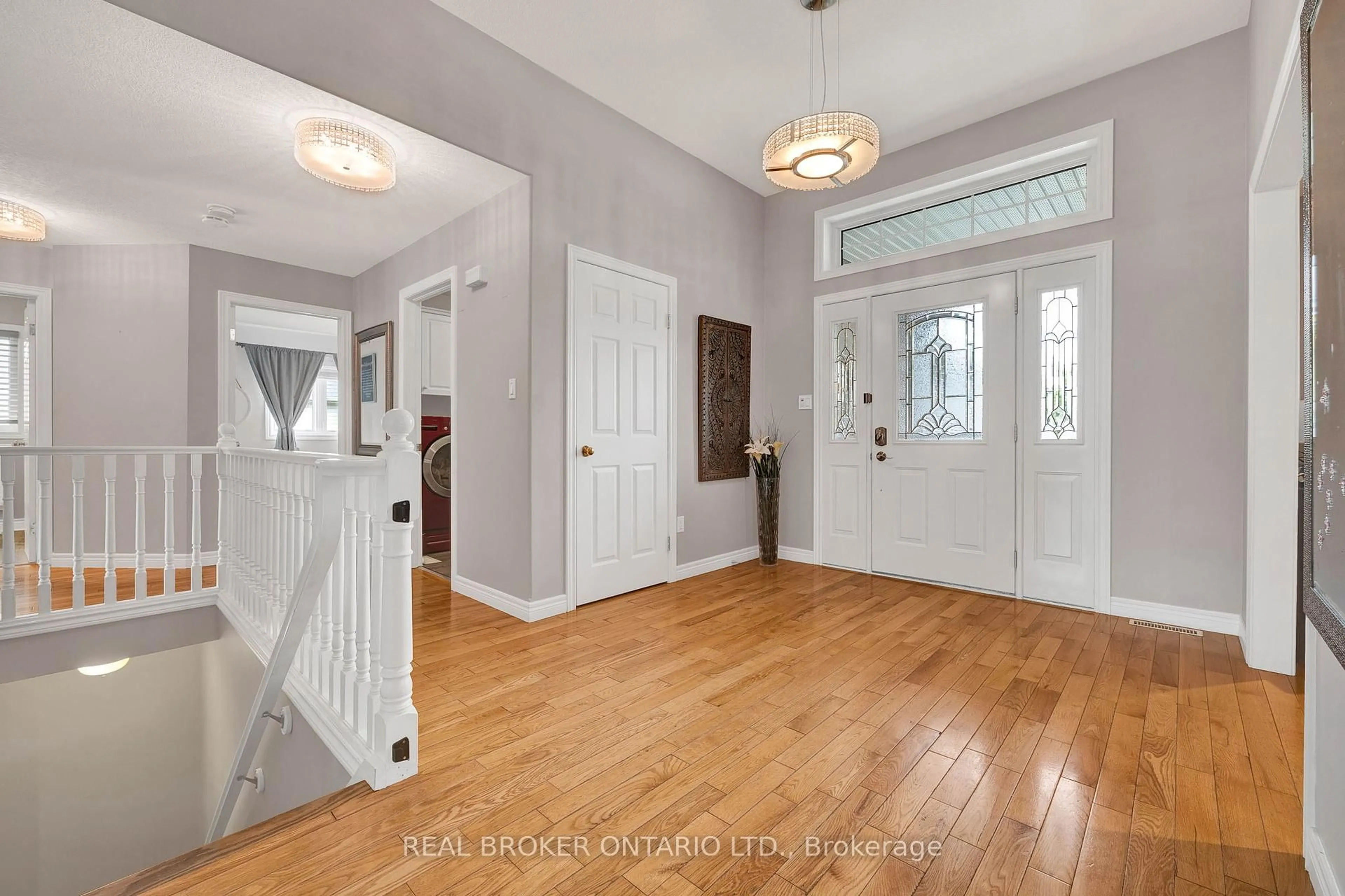 Indoor entryway for 19 Zoeger Crt, Wellesley Ontario N0B 2T0