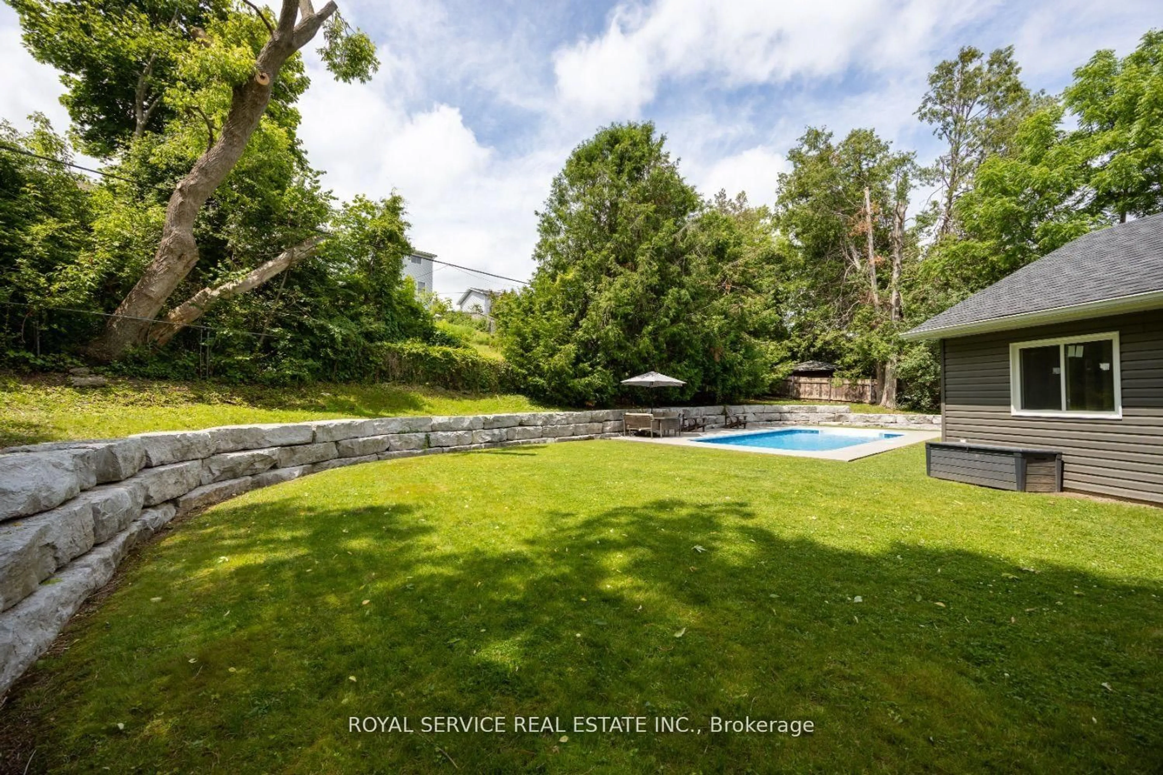 Pool for 47 Kawartha Heights Blvd, Peterborough West Ontario K9J 1N5