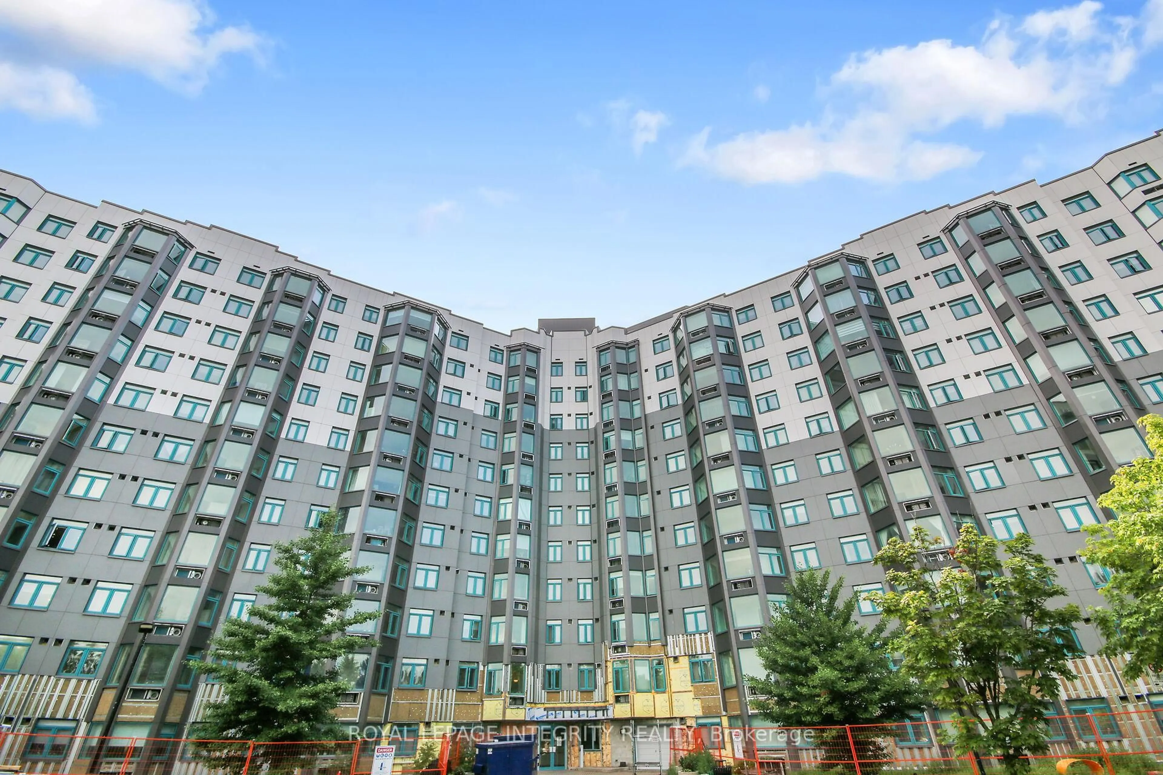 Patio, building for 1025 Grenon Ave #918, Ottawa Ontario K2B 8G8