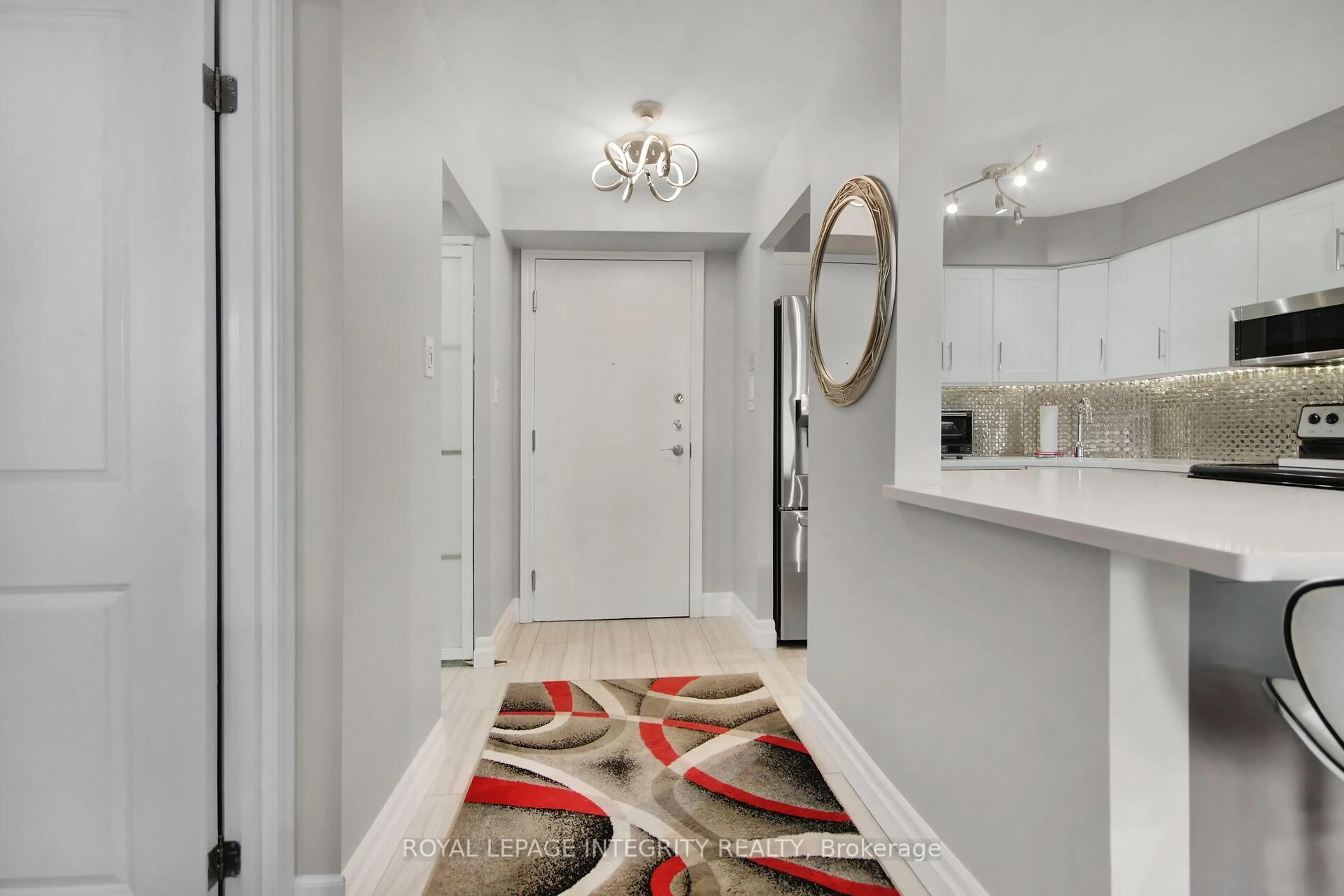 Indoor entryway for 1025 Grenon Ave #918, Ottawa Ontario K2B 8G8