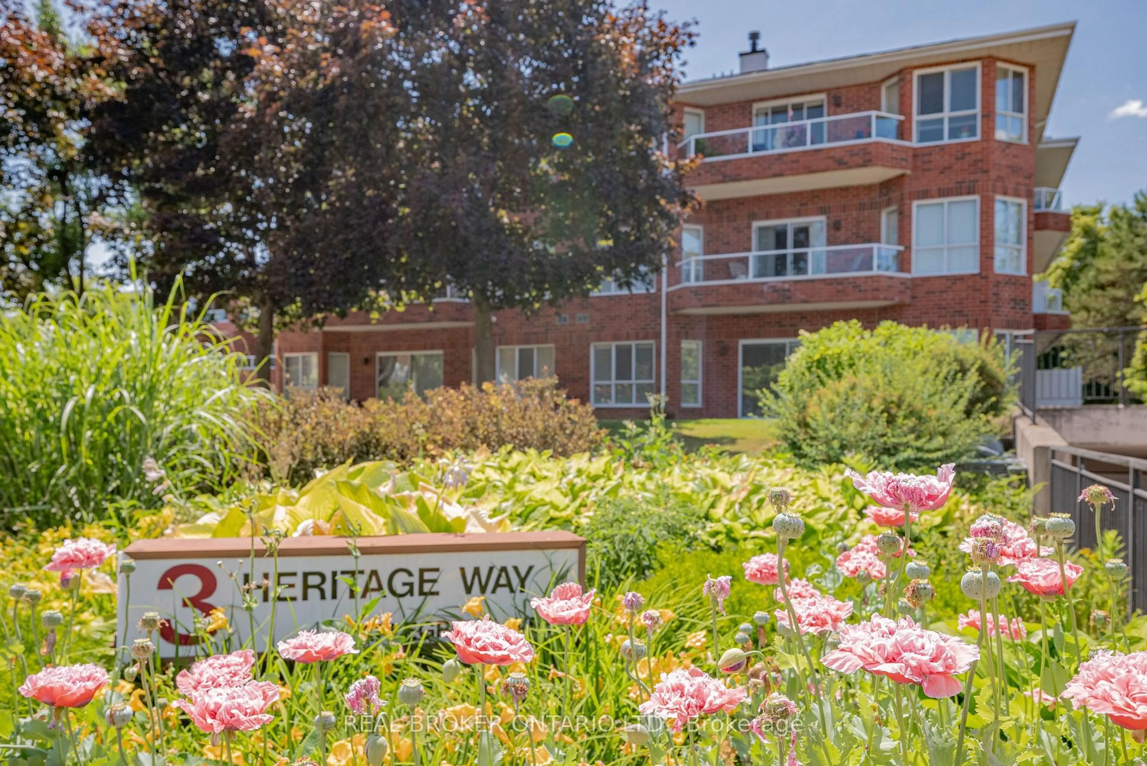 Indoor entryway for 3 Heritage Way #202, Kawartha Lakes Ontario K9V 5Z1