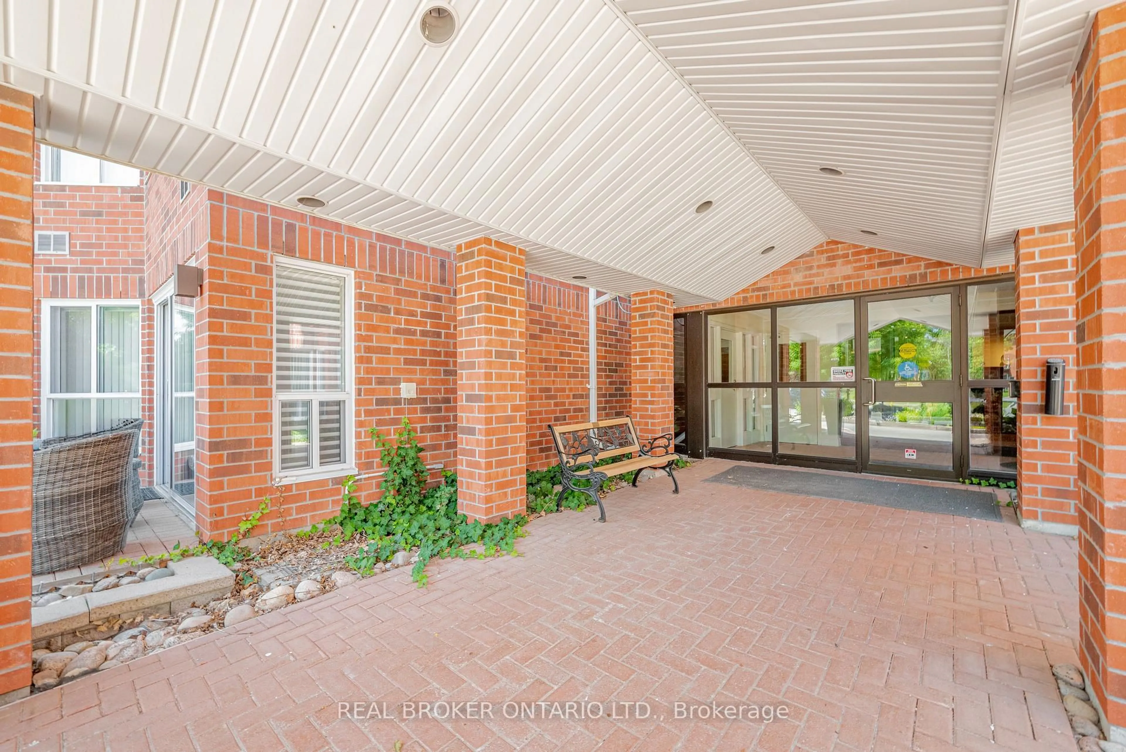 Indoor foyer for 3 Heritage Way #202, Kawartha Lakes Ontario K9V 5Z1
