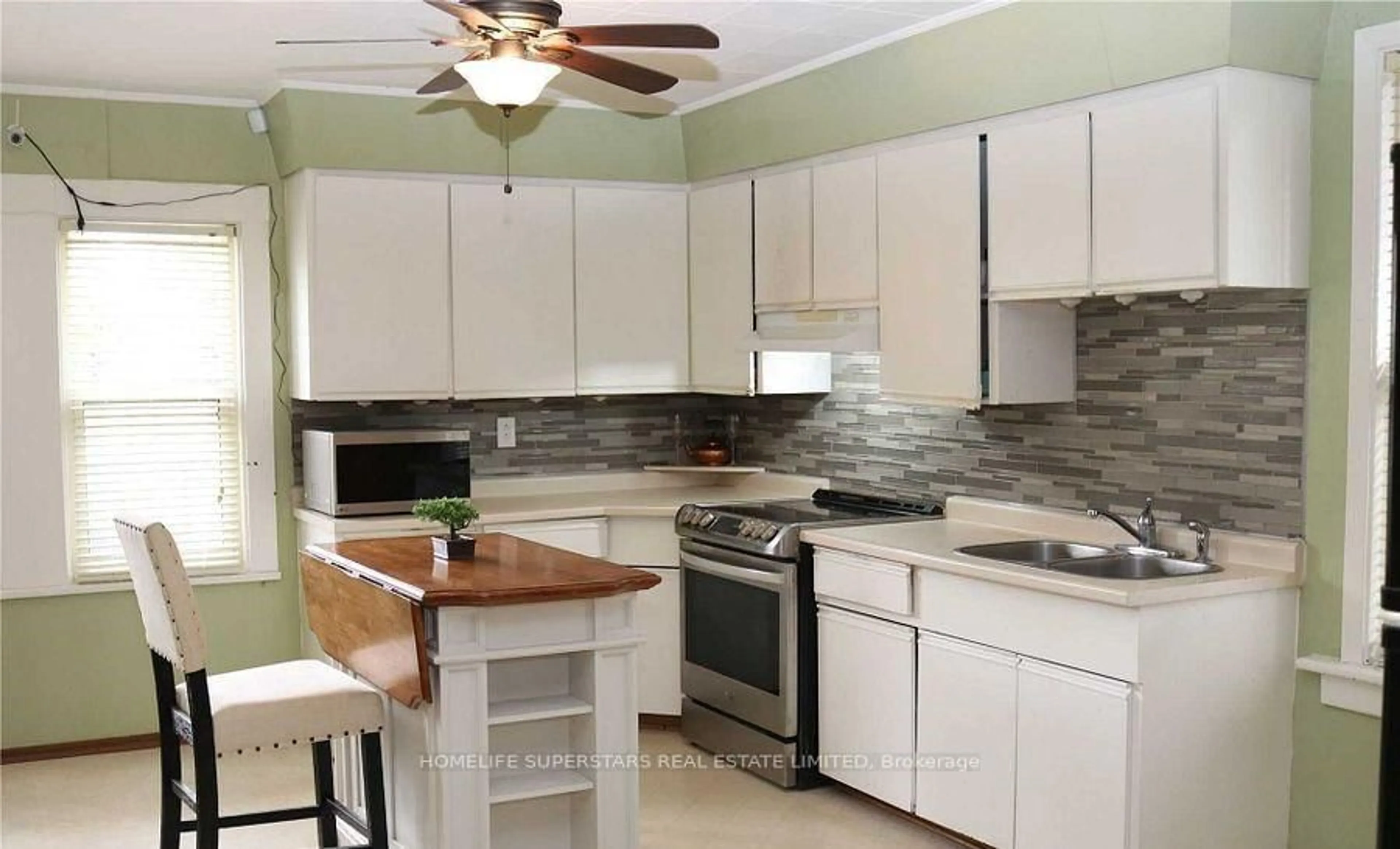 Standard kitchen, unknown for 5991 Culp St, Niagara Falls Ontario L2G 2B6