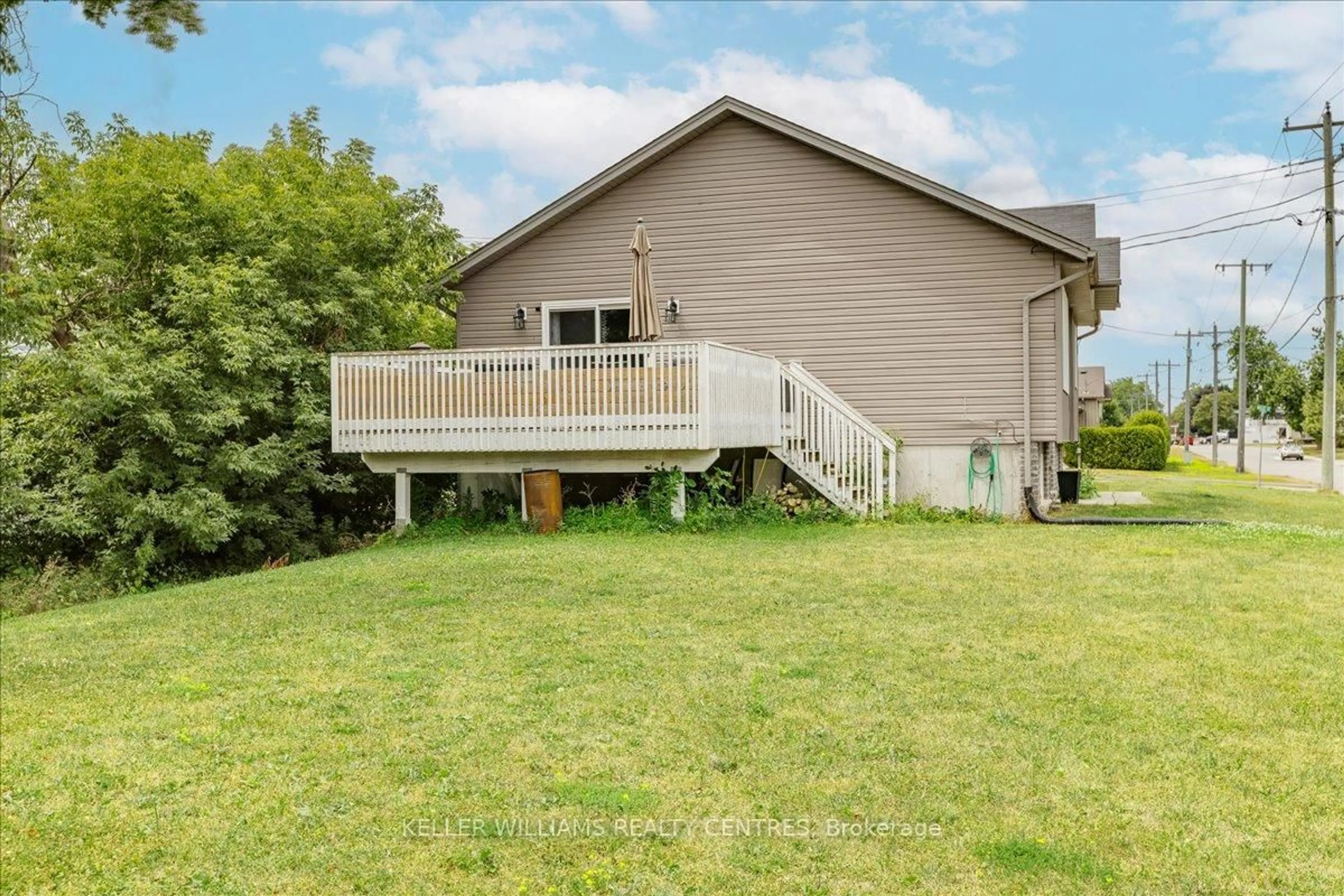 Home with vinyl exterior material, mountain view for 31 DURHAM St, Kawartha Lakes Ontario K9V 1W9