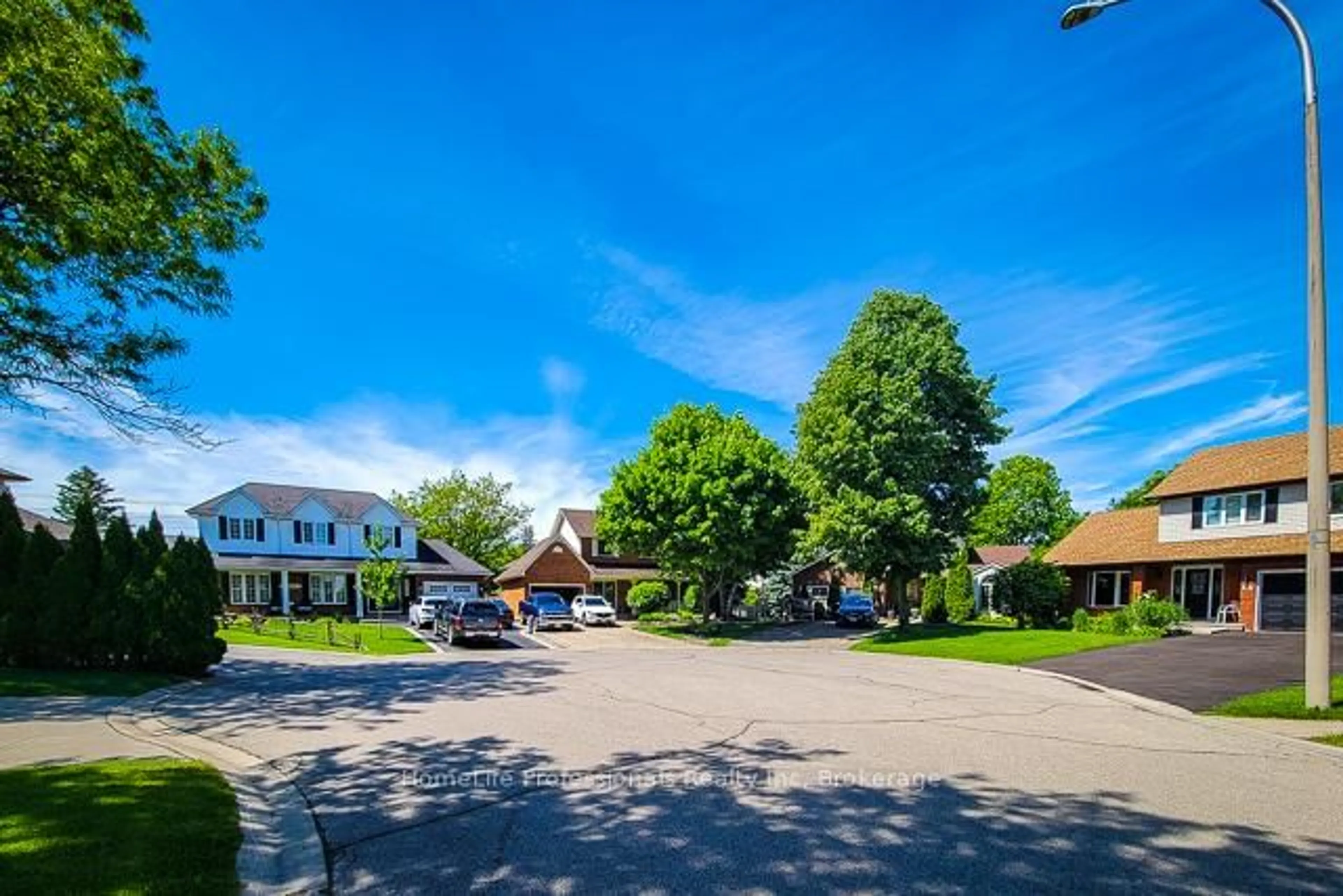 A pic from outside/outdoor area/front of a property/back of a property/a pic from drone, street for 251 Alderlea Ave, Hamilton Ontario L0R 1W0
