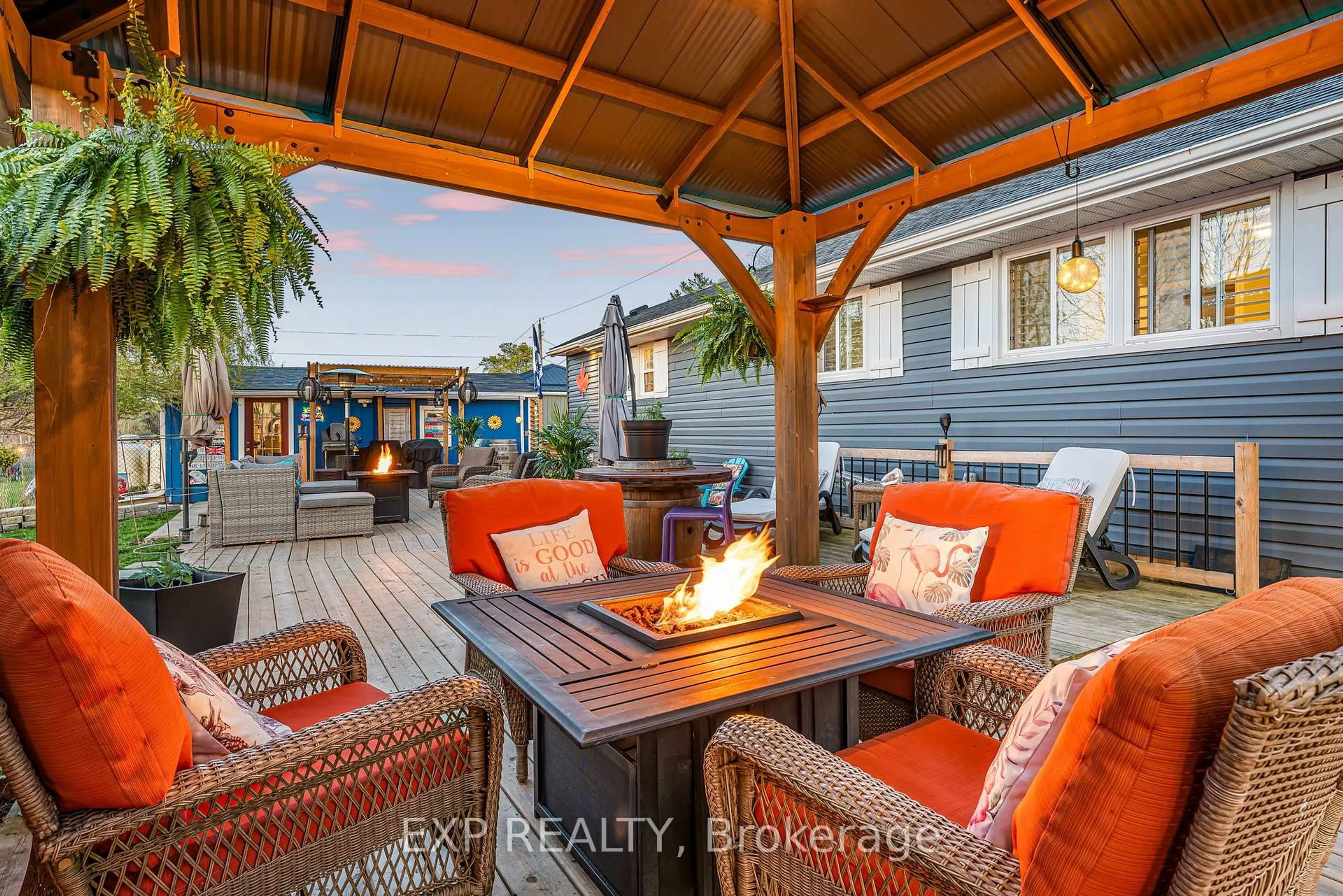 Patio, water/lake/river/ocean view for 2011 Lakeshore Rd, Haldimand Ontario N1A 2W8