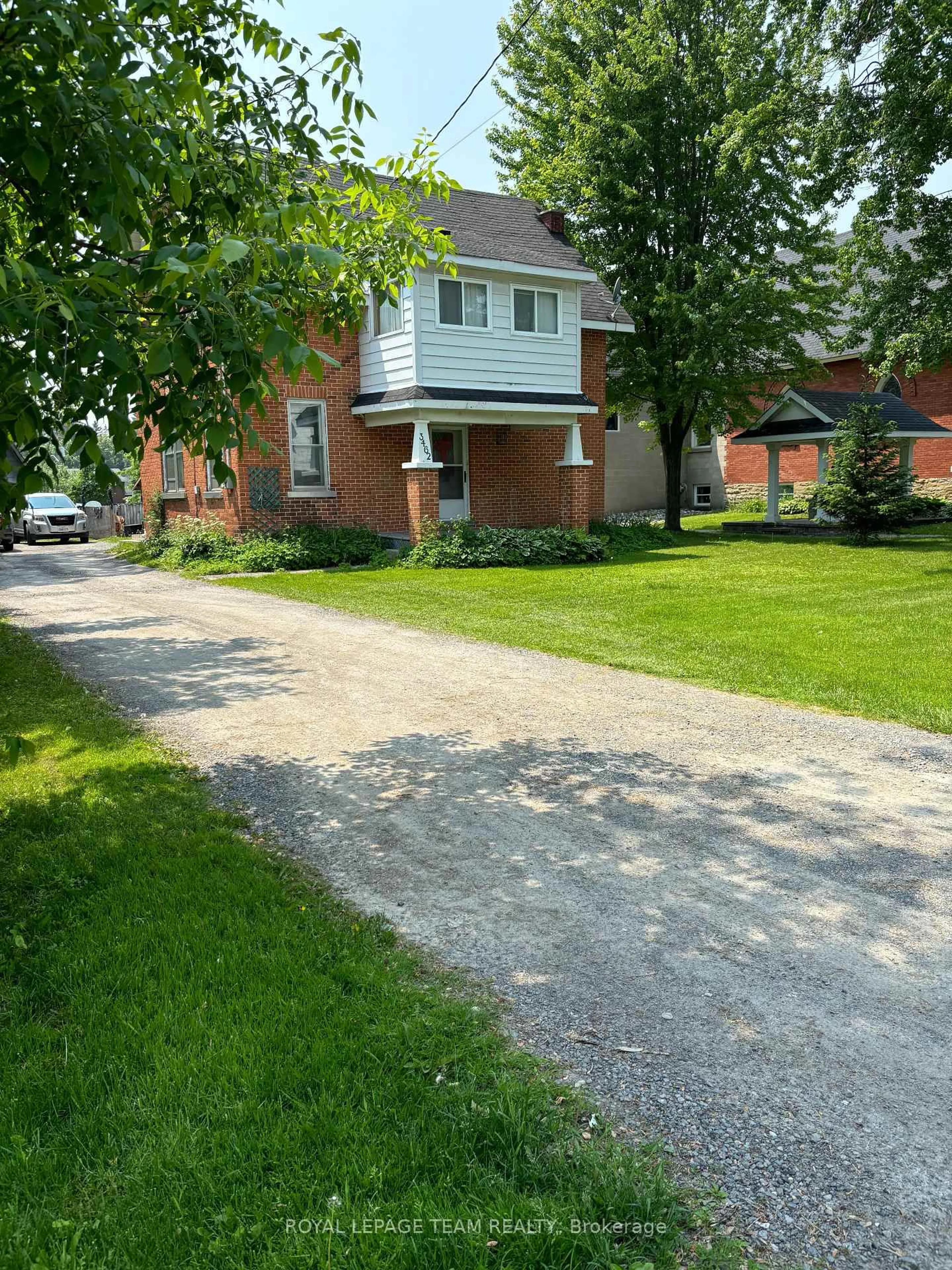 A pic from outside/outdoor area/front of a property/back of a property/a pic from drone, street for 3462 McBean St, Richmond Ontario K0A 2Z0