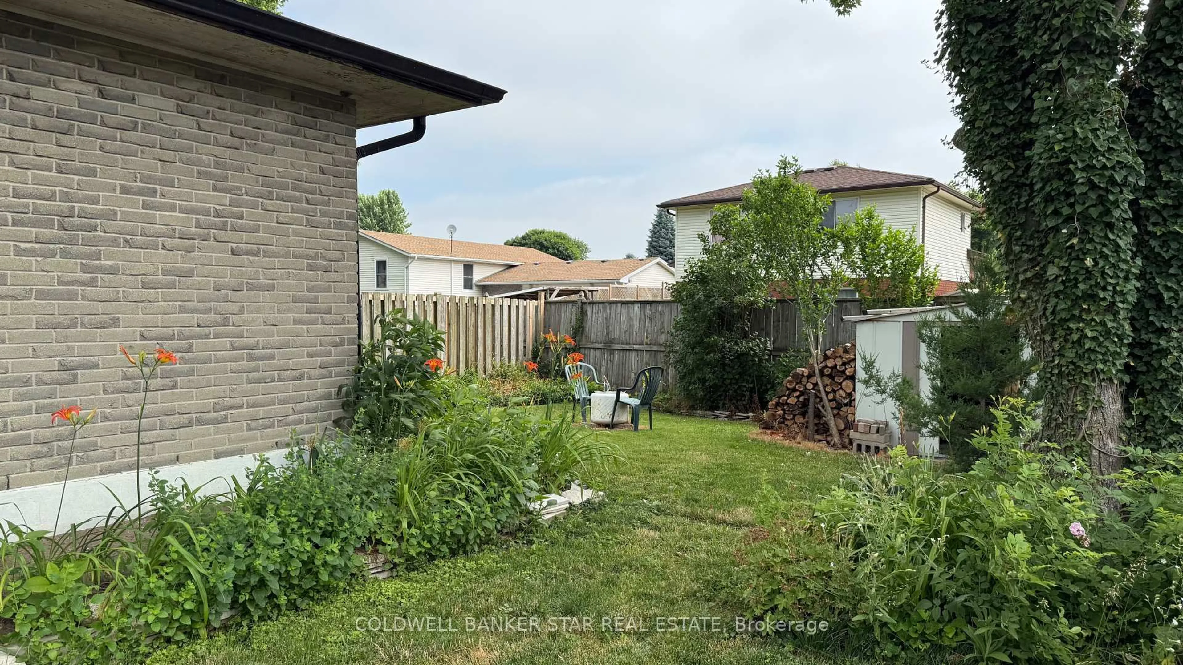 Patio, street for 109 A Victoria St, Southwest Middlesex Ontario N0L 1M0