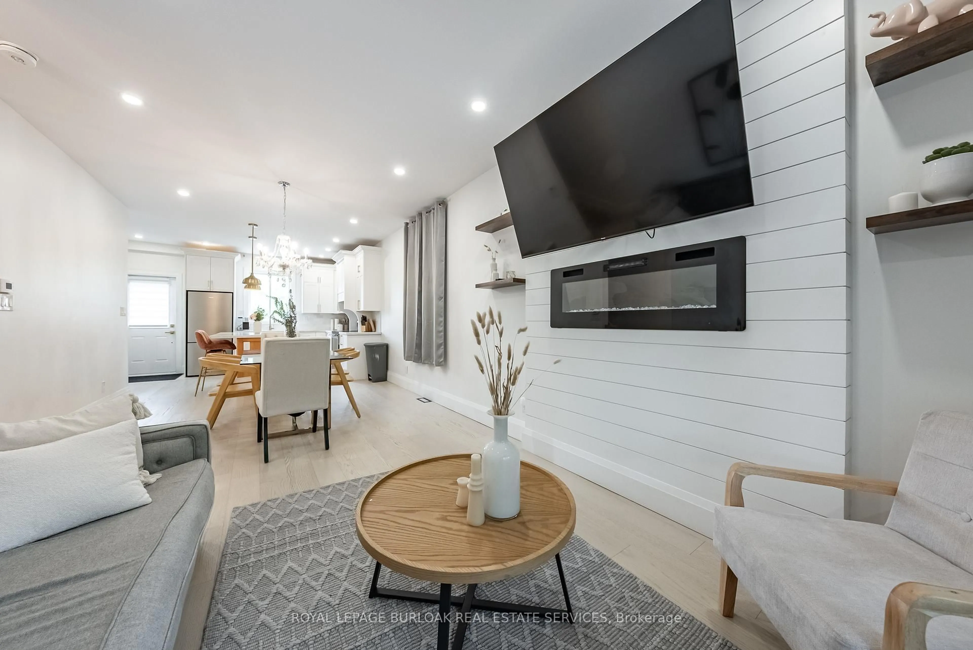 Living room with furniture, unknown for 302 Dunsmure Rd, Hamilton Ontario L8M 1T1
