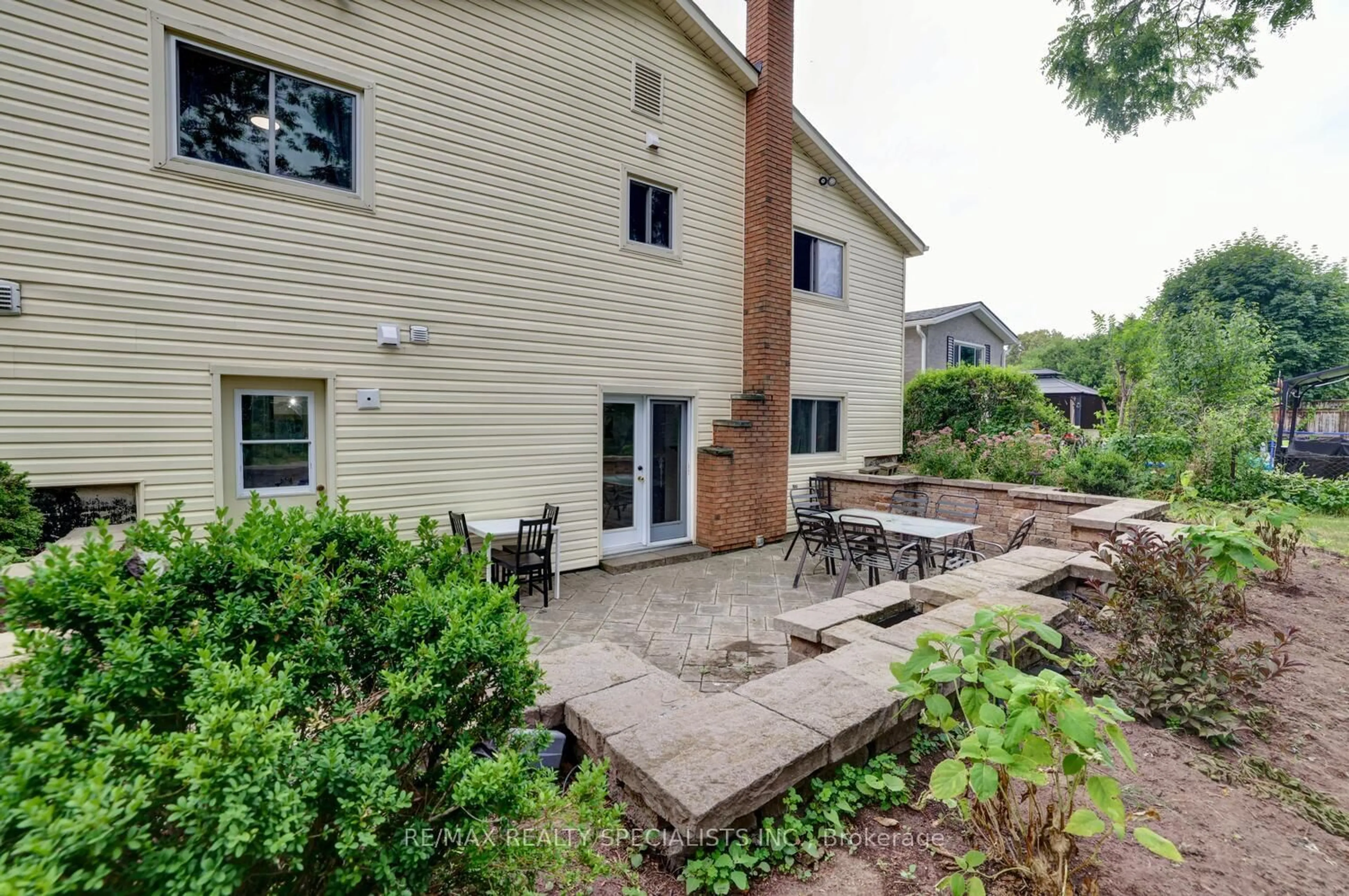 Patio, unknown for 19 Verona Pl, Hamilton Ontario L9C 1S8