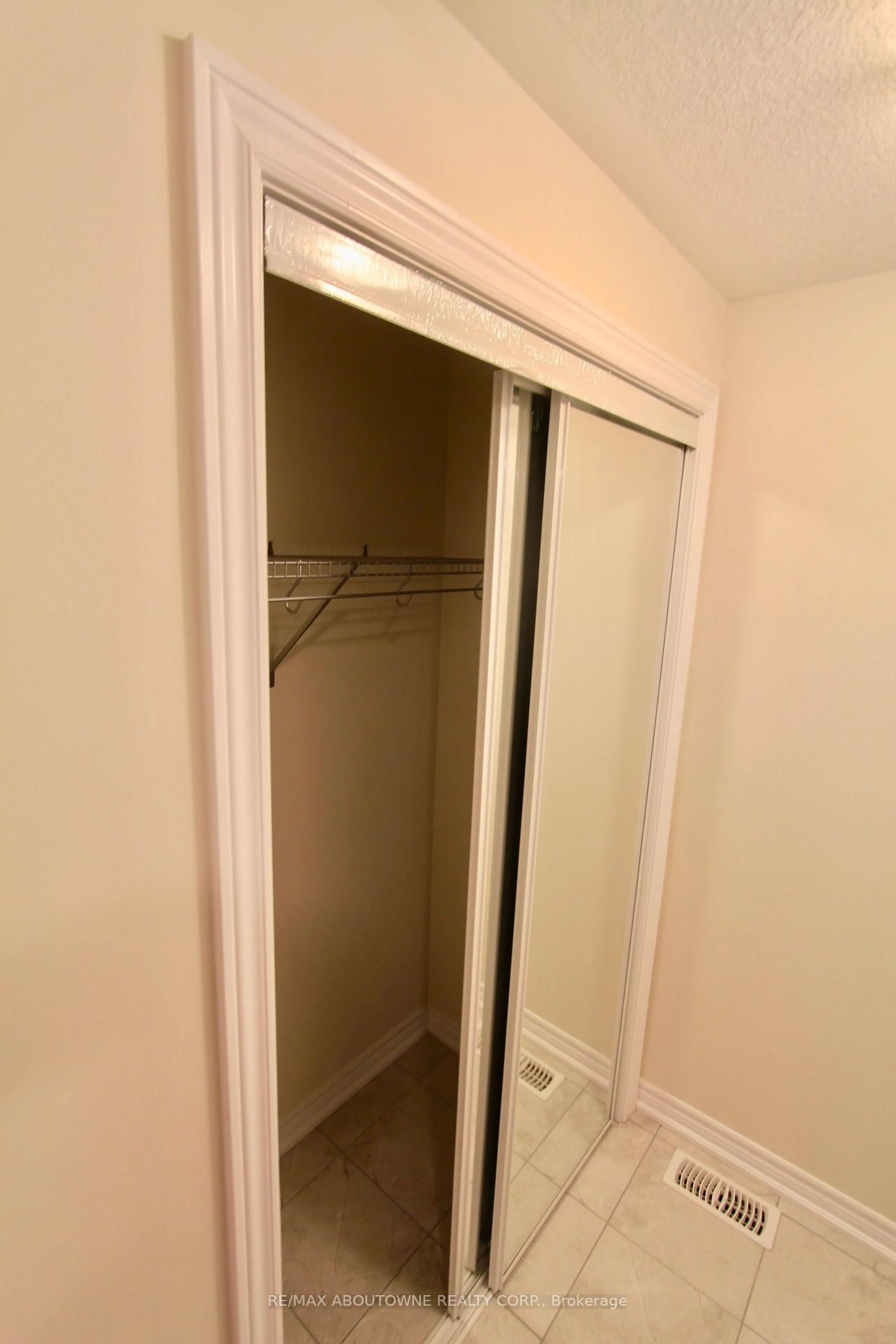 Storage room or clothes room or walk-in closet for 177 Law Dr, Guelph Ontario N1E 0E7