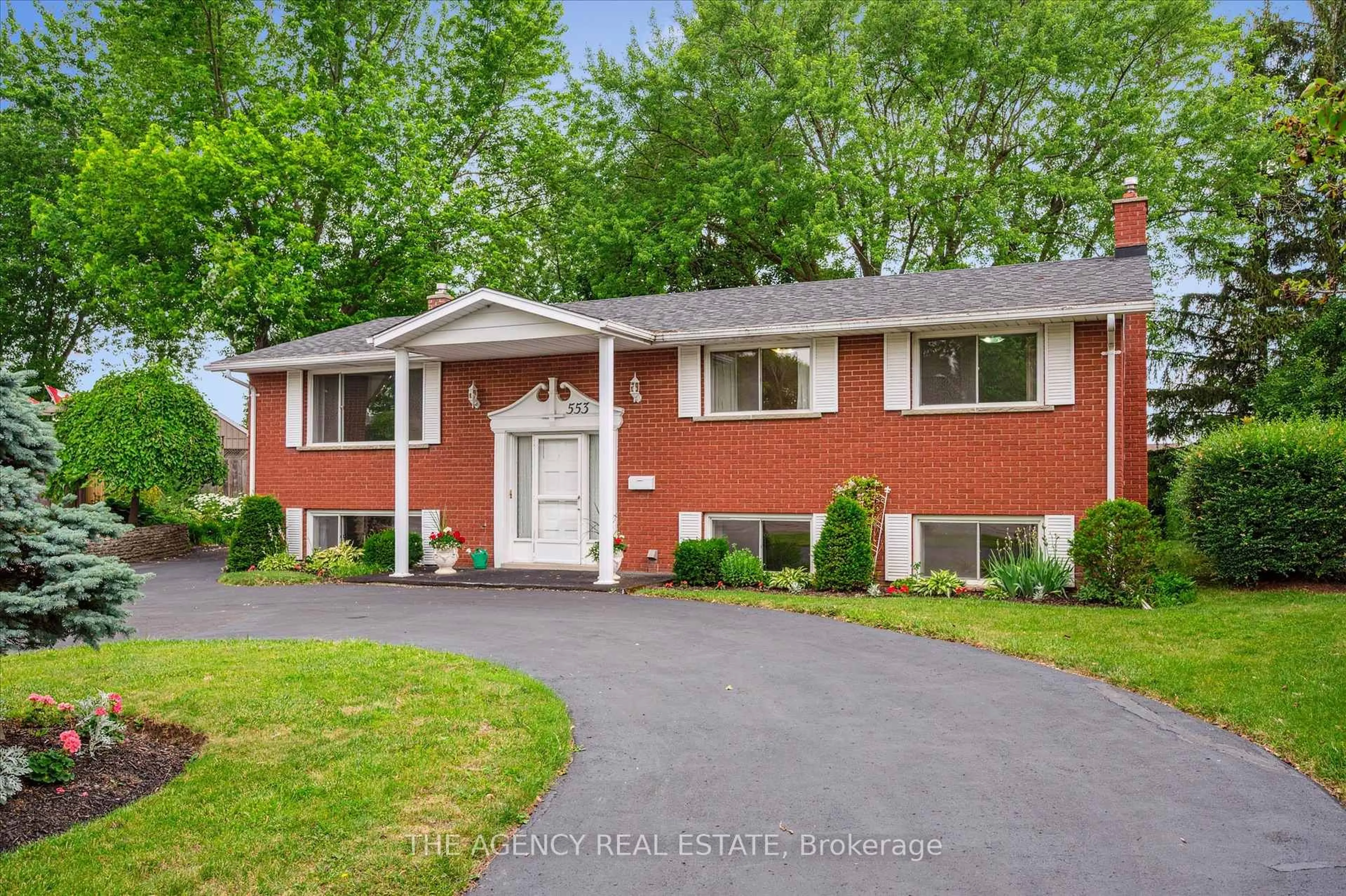 Home with brick exterior material, street for 533 Glendene Cres, Waterloo Ontario N2L 4P3