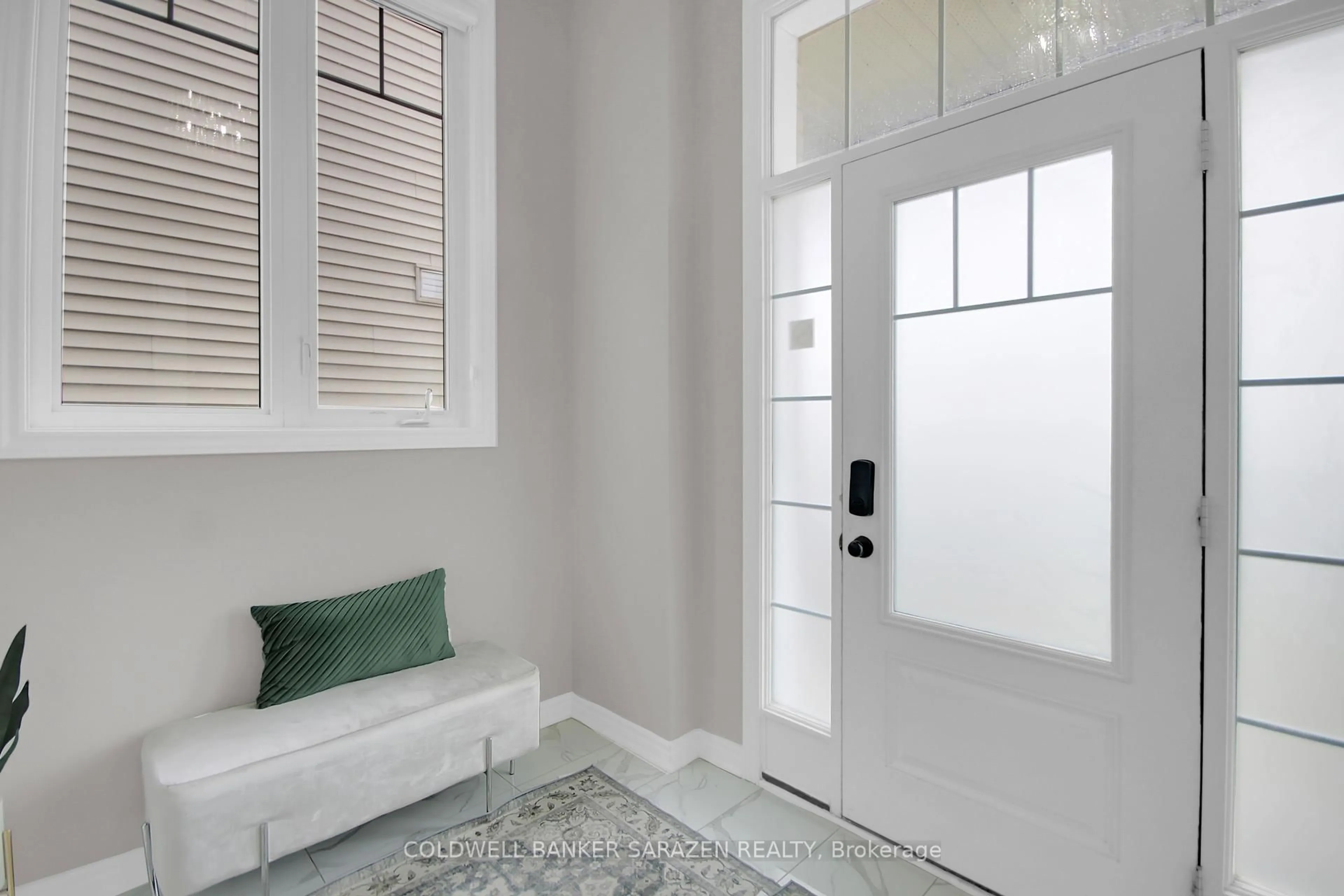 Indoor entryway for 4776 Abbott St, Ottawa Ontario K2V 0L4
