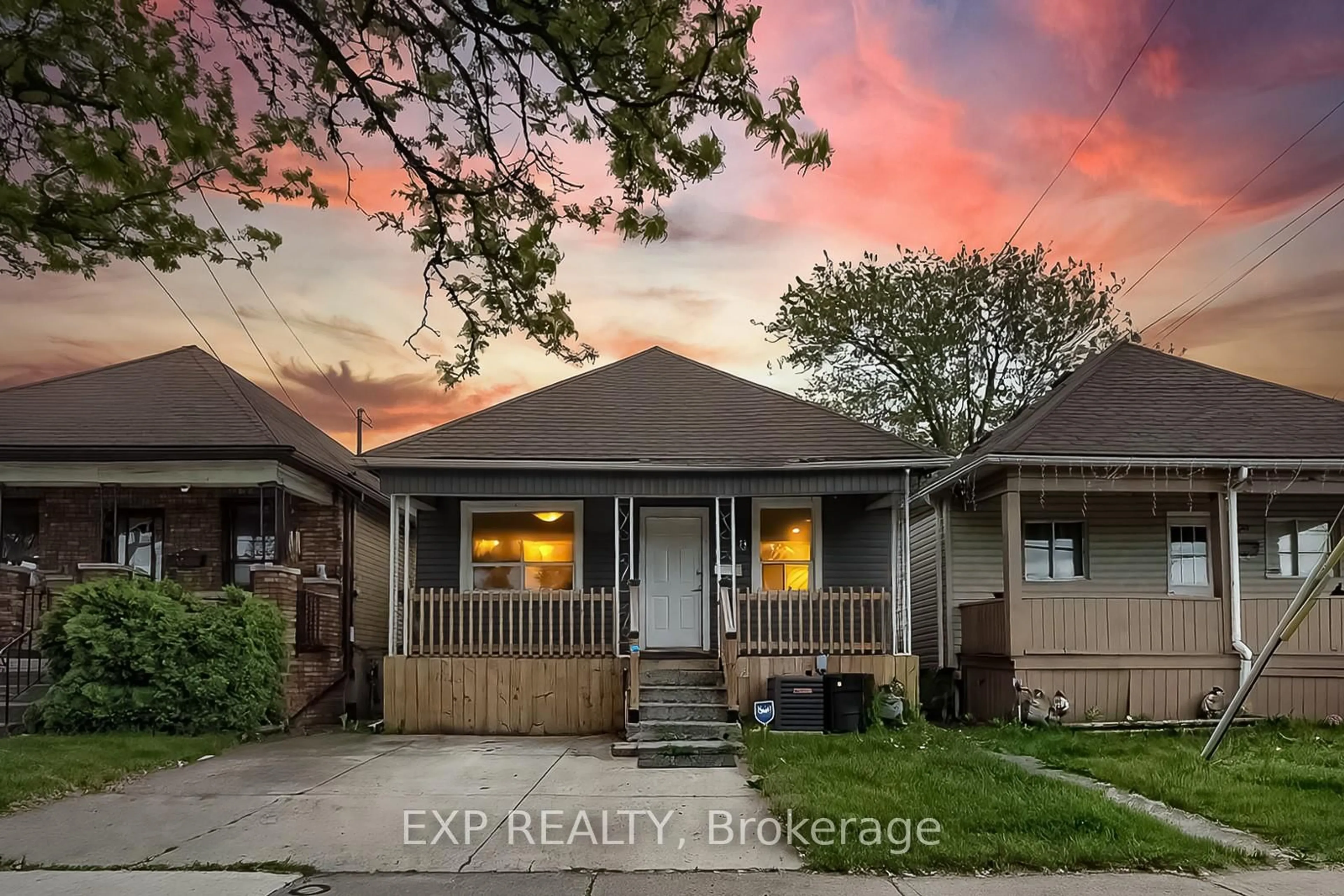 Unknown for 230 McAnulty Blvd, Hamilton Ontario L8H 3J1