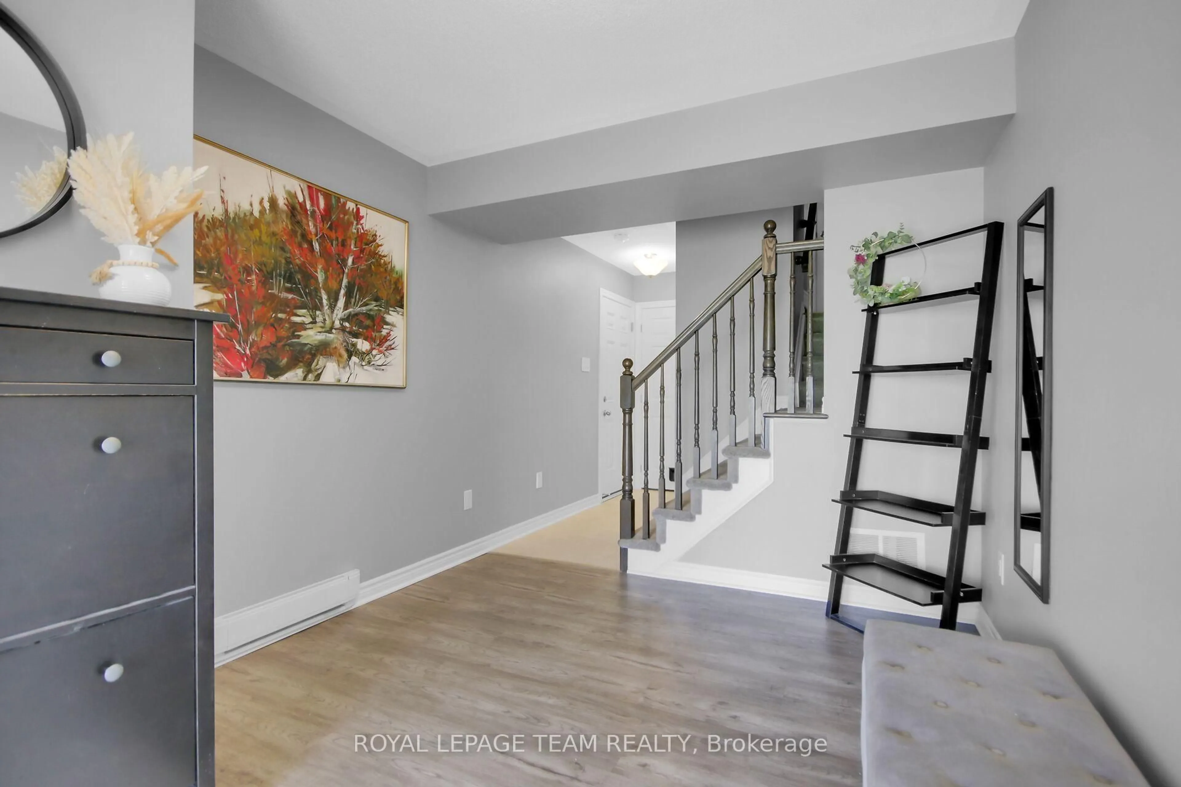 Unknown for 250 Clintonia St, Ottawa Ontario K2V 0K6