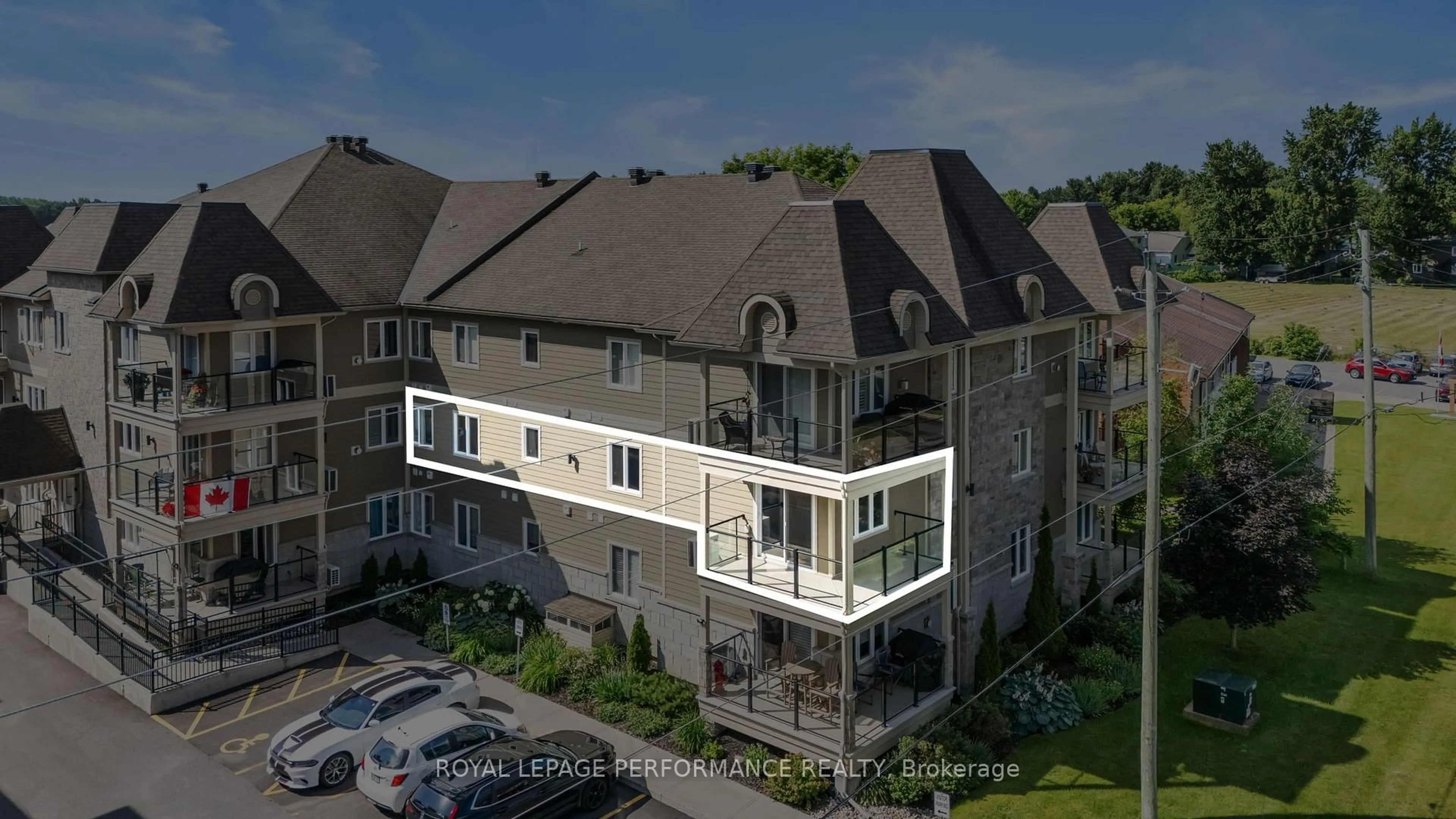 A pic from outside/outdoor area/front of a property/back of a property/a pic from drone, building for 476 Church St #202, Russell Ontario K4R 0C2