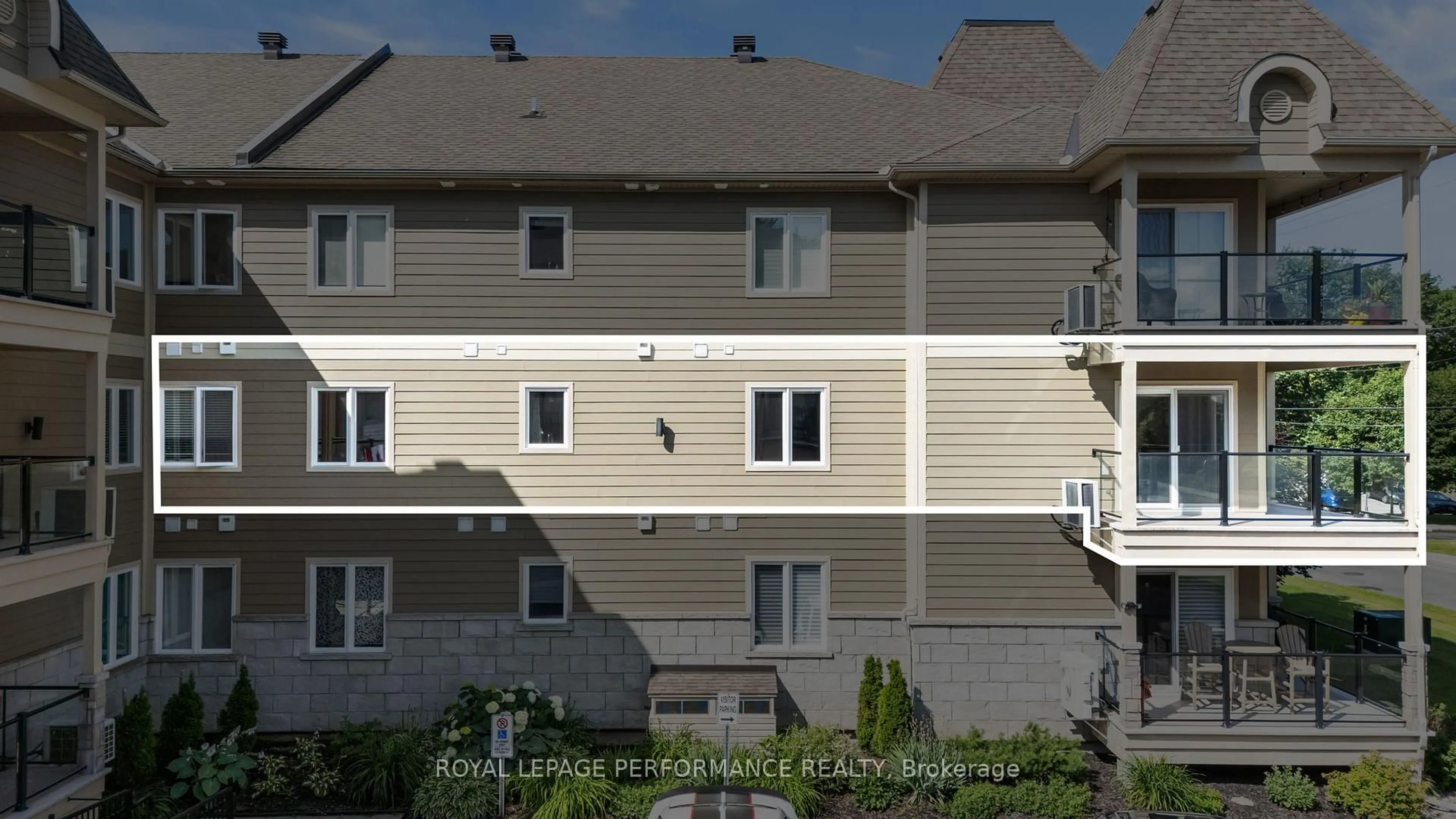 Patio, building for 476 Church St #202, Russell Ontario K4R 0C2