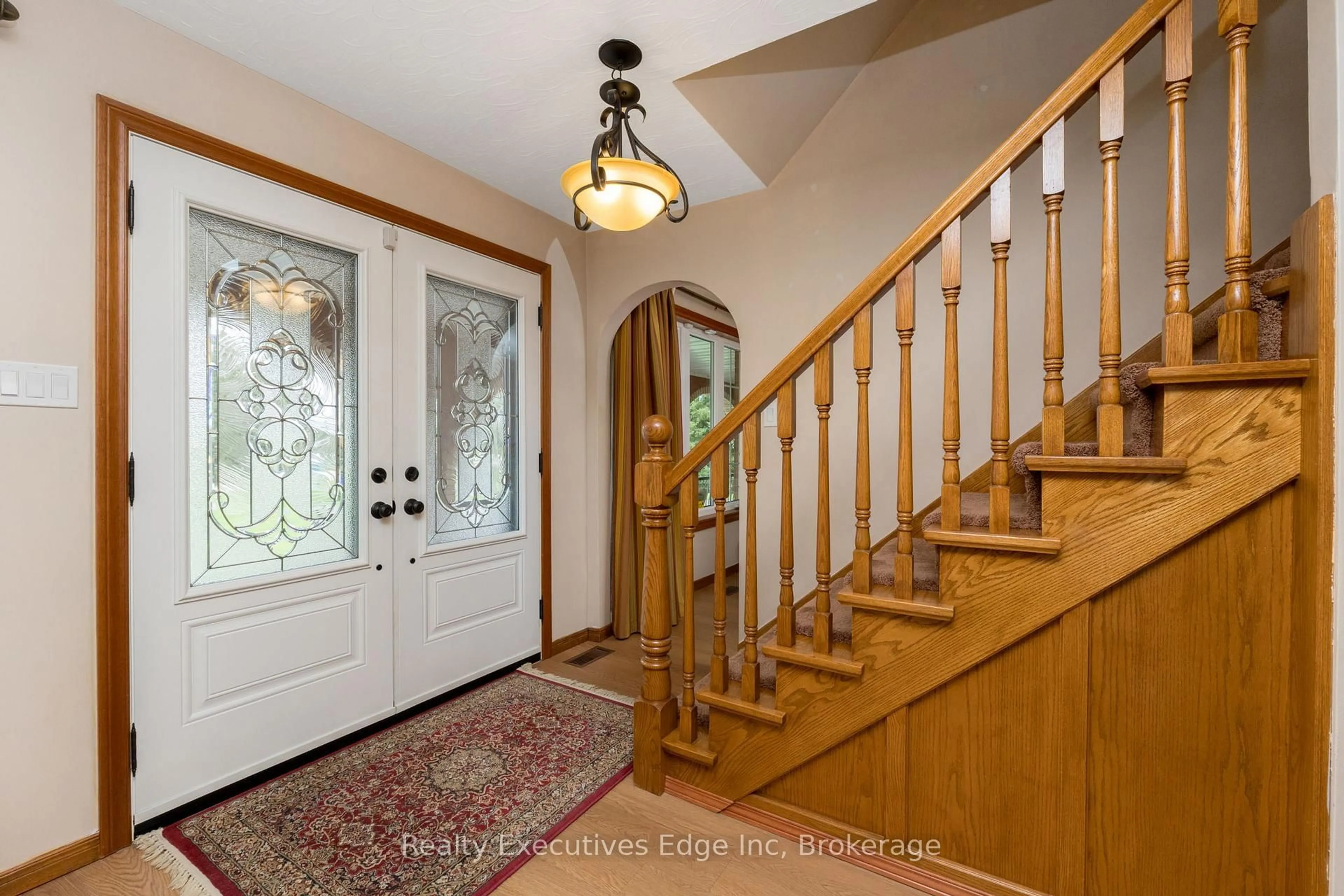 Indoor entryway for 5601 Fifth Line, Guelph/Eramosa Ontario N0B 2K0