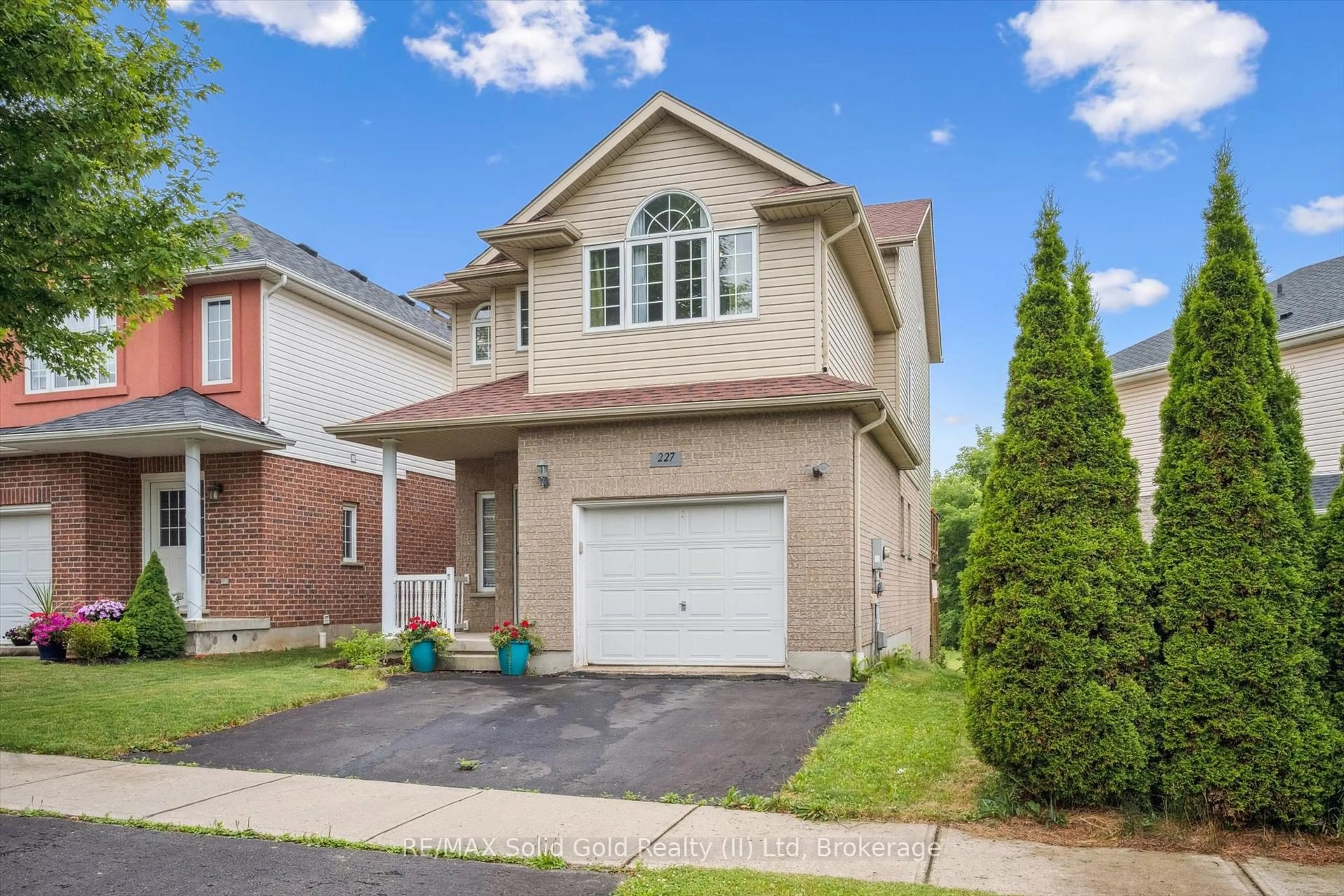 Unknown for 227 Buttercup Crt, Waterloo Ontario N2V 2W8