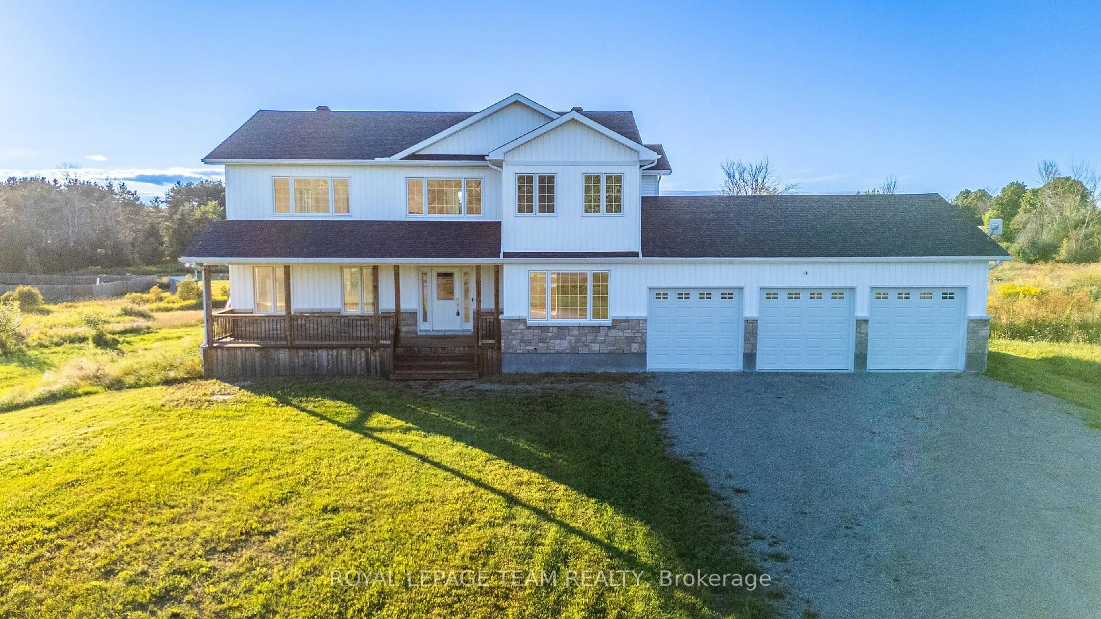 A pic from outside/outdoor area/front of a property/back of a property/a pic from drone, unknown for 1124 Perth Rd, Smiths Falls Ontario K7A 4S7