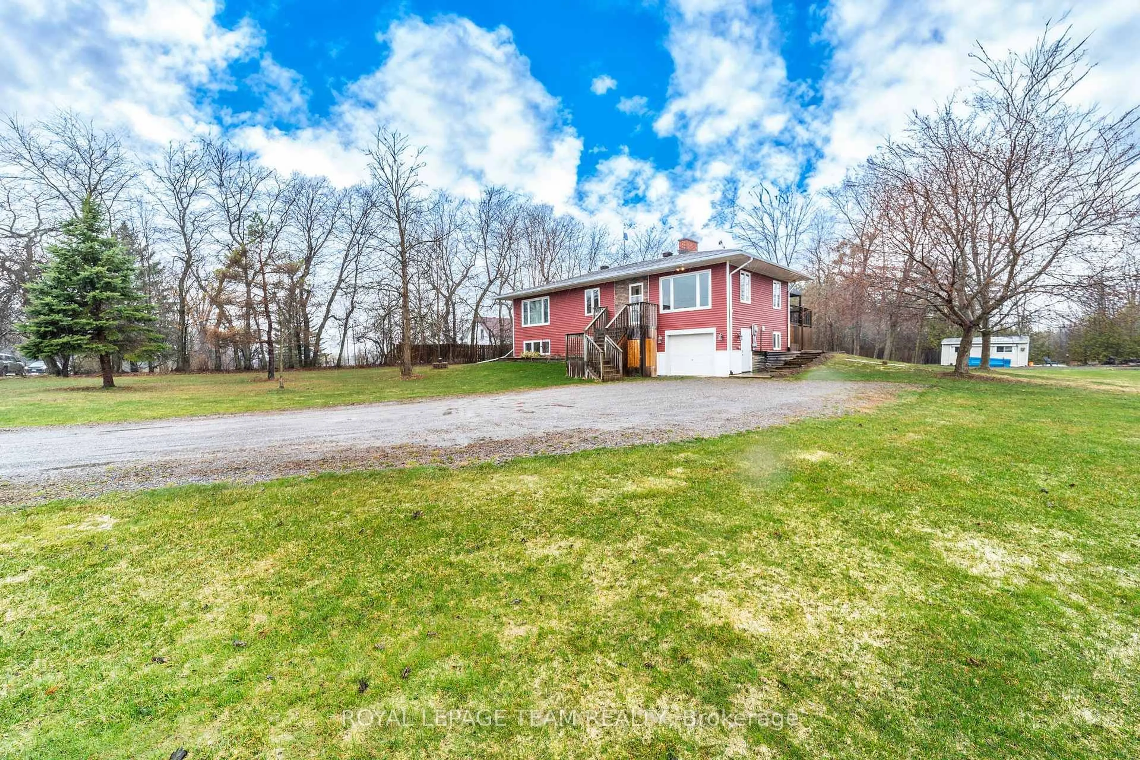 A pic from outside/outdoor area/front of a property/back of a property/a pic from drone, unknown for 1080 Perth Rd, Smiths Falls Ontario K7A 4S7
