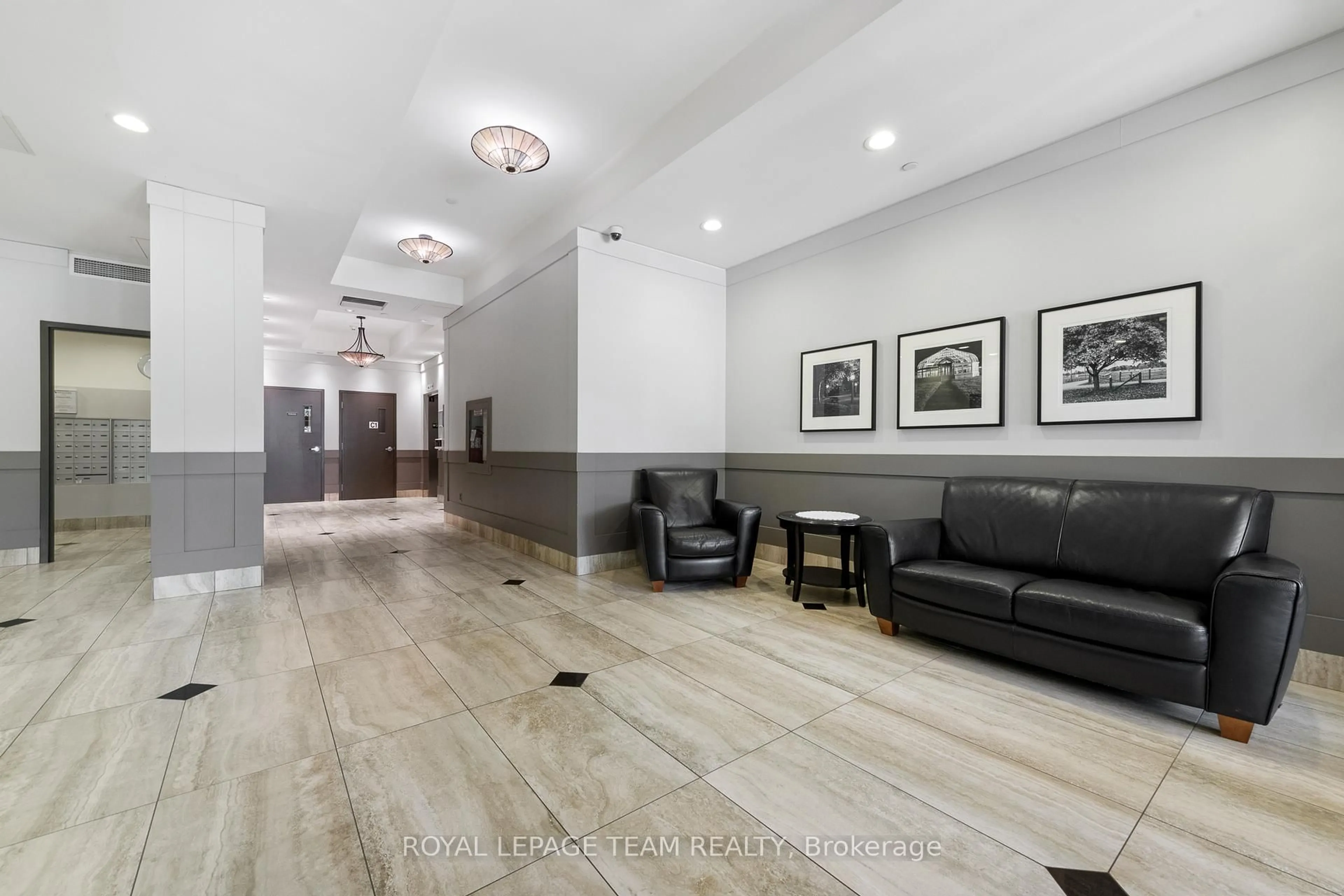 Unknown for 327 Breezehill Ave #210, Ottawa Ontario K1Y 1R6