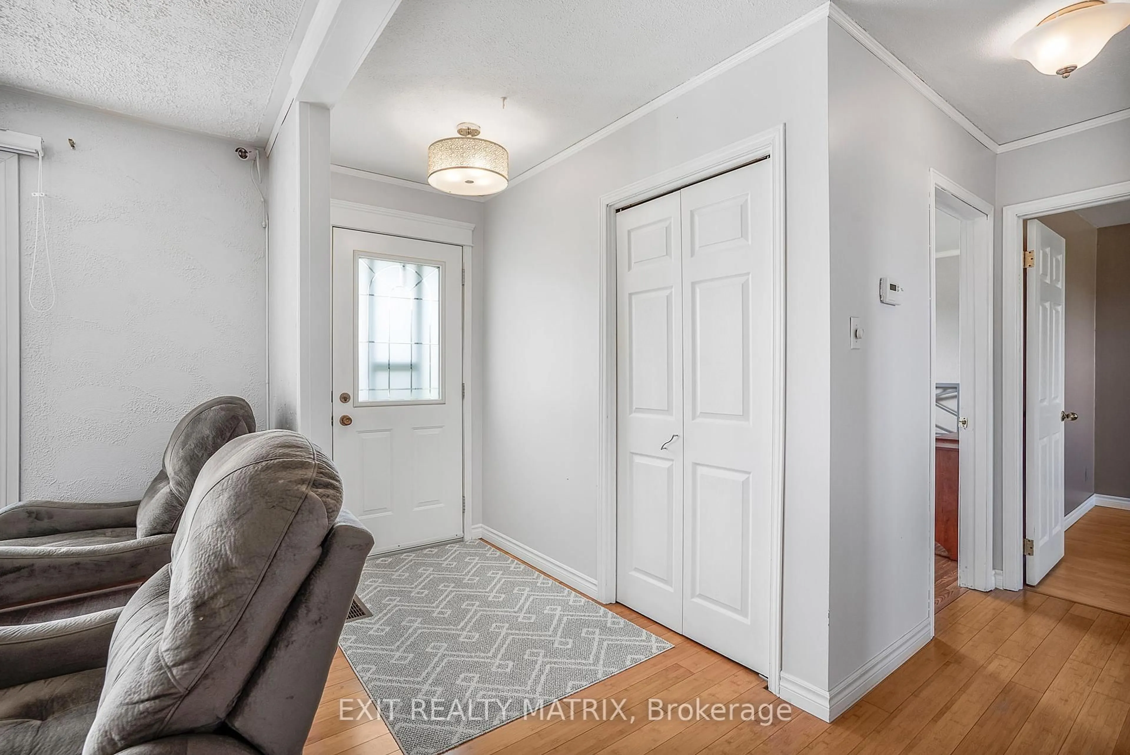 Indoor entryway for 687 Rejane Cres, Hawkesbury Ontario K6A 2K7