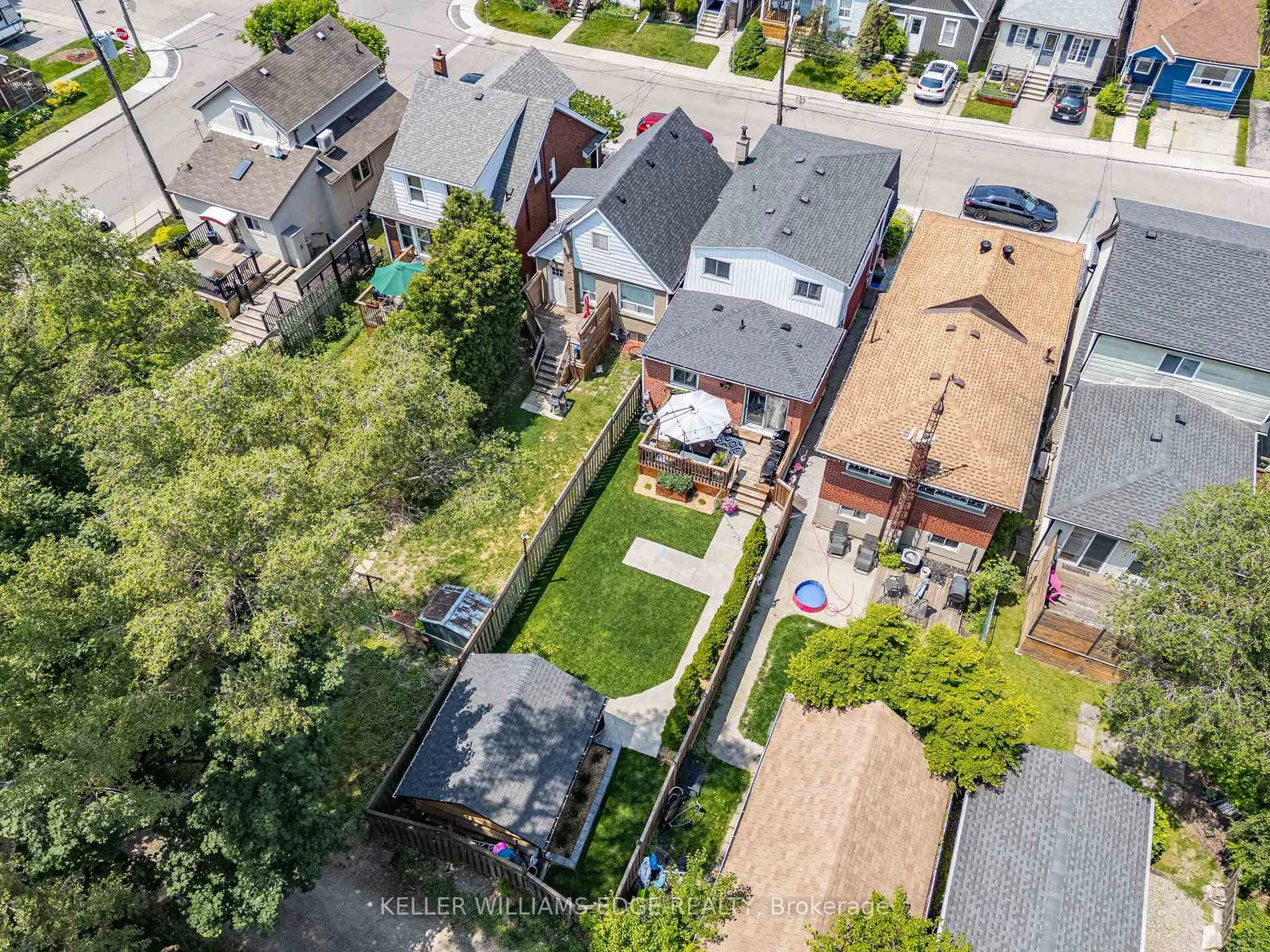 A pic from outside/outdoor area/front of a property/back of a property/a pic from drone, street for 55 East 22nd St, Hamilton Ontario L8V 2V4
